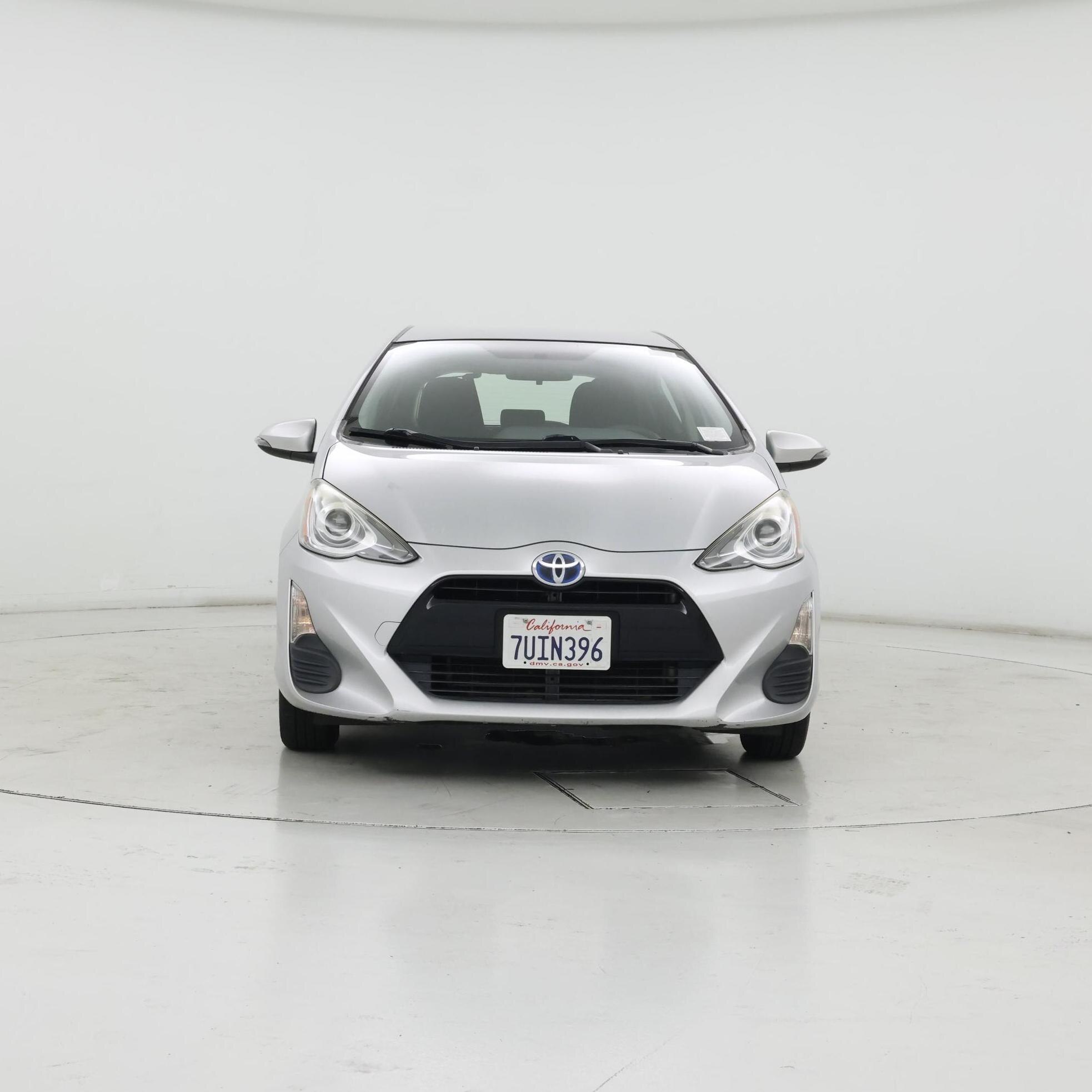 Thumbnail: 2016 Toyota Prius c - 5