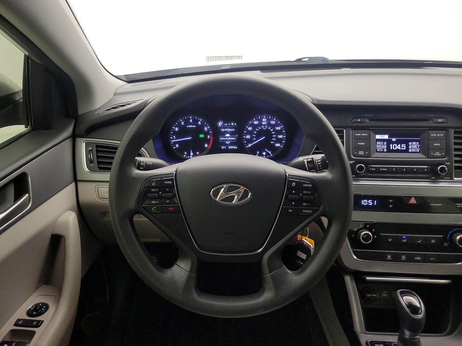 Thumbnail: 2016 Hyundai Sonata - 10