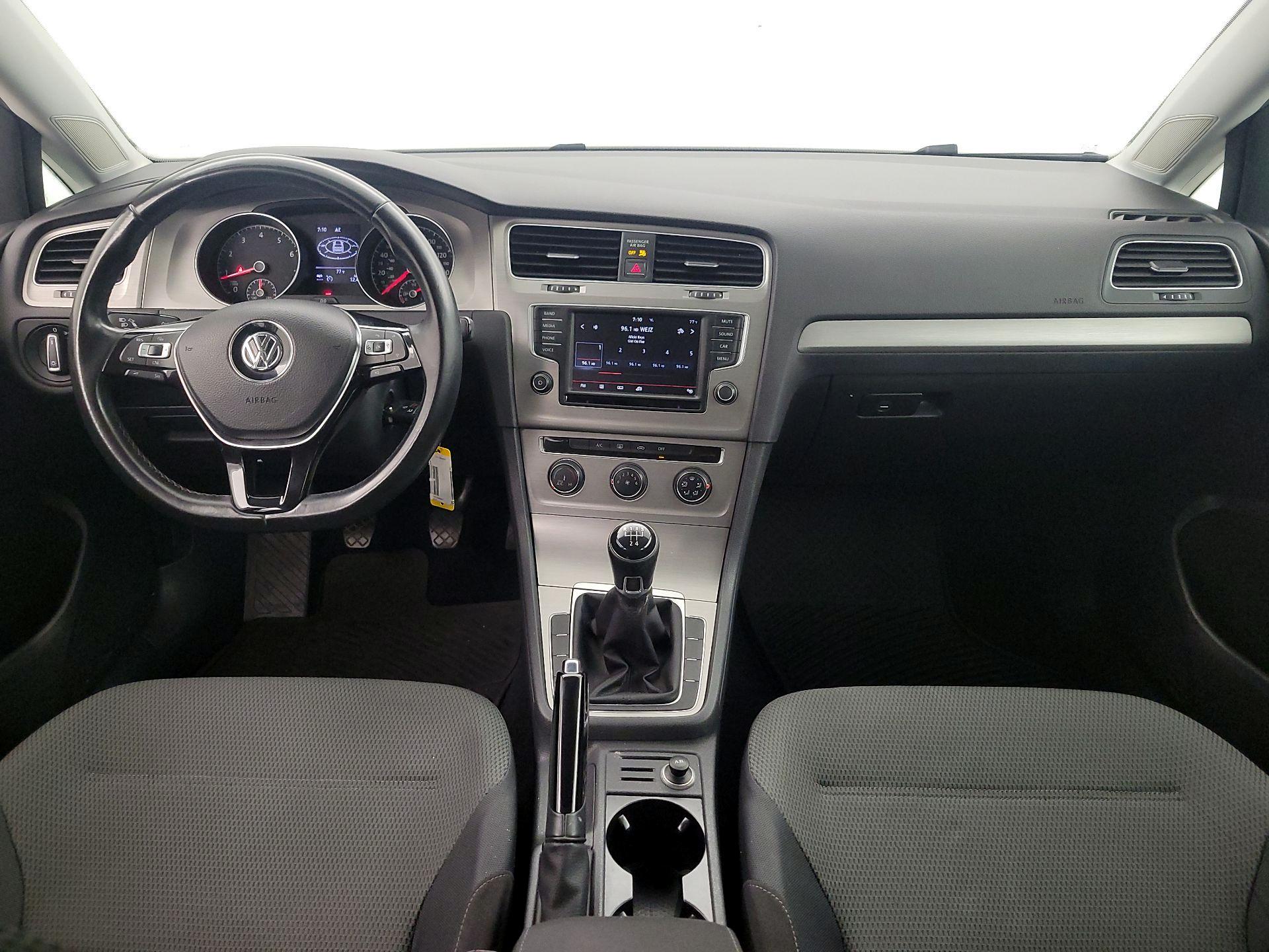 Thumbnail: 2016 Volkswagen Golf - 9