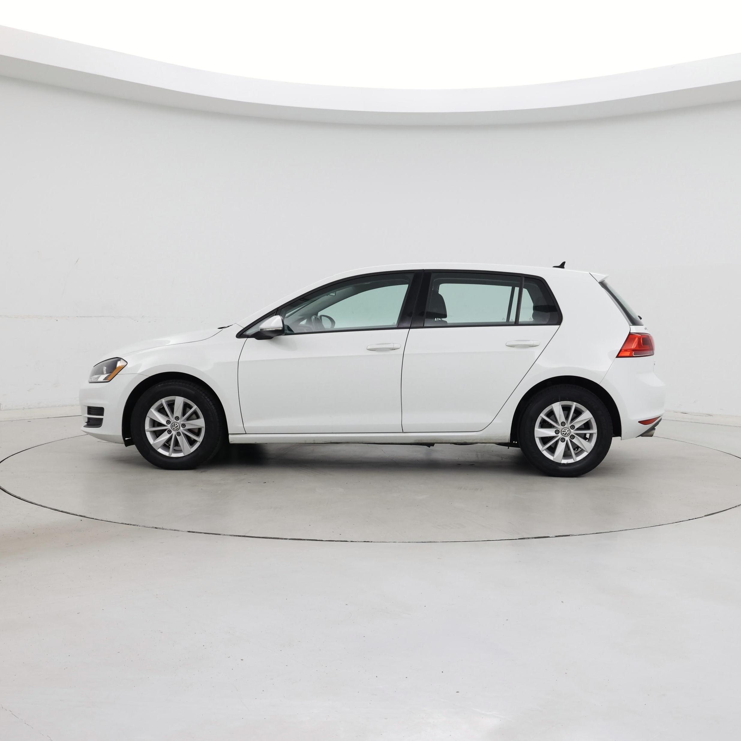 Thumbnail: 2016 Volkswagen Golf - 3