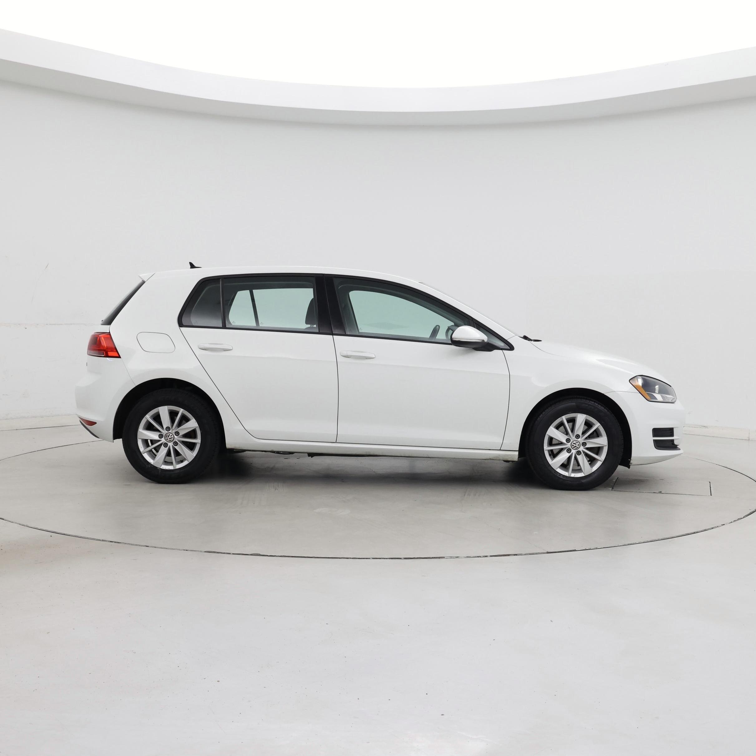 Thumbnail: 2016 Volkswagen Golf - 7