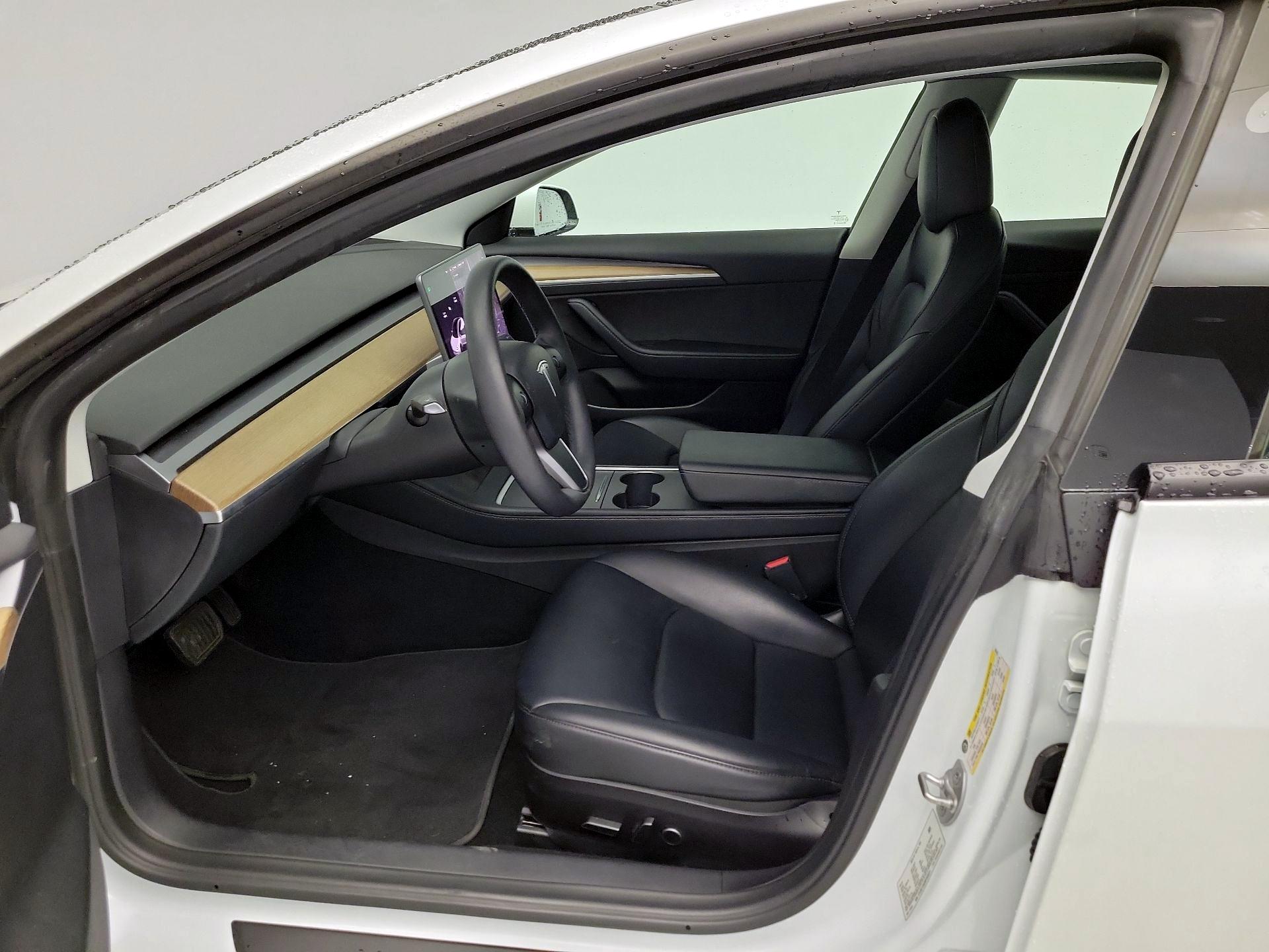 Thumbnail: 2022 Tesla Model 3 - 11