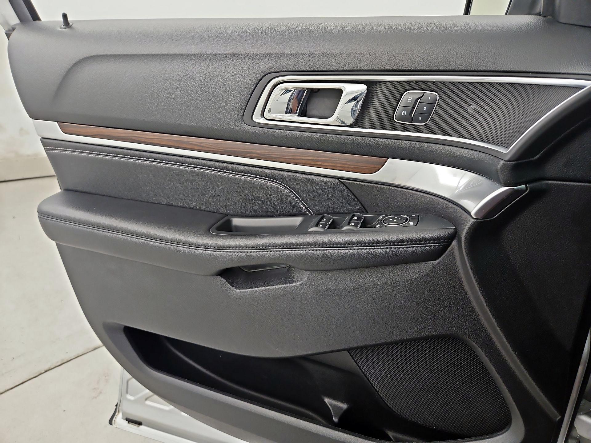 Thumbnail: 2017 Ford Explorer - 12