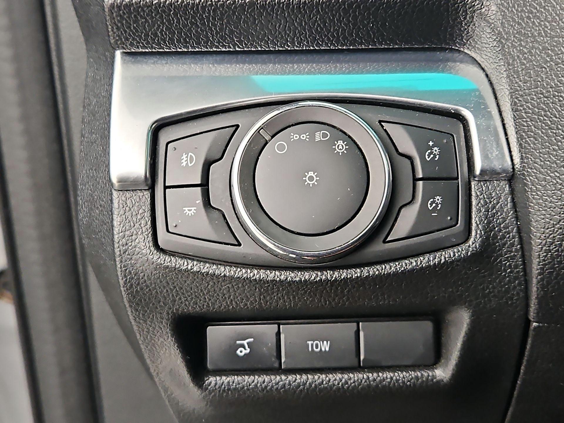 Thumbnail: 2017 Ford Explorer - 13