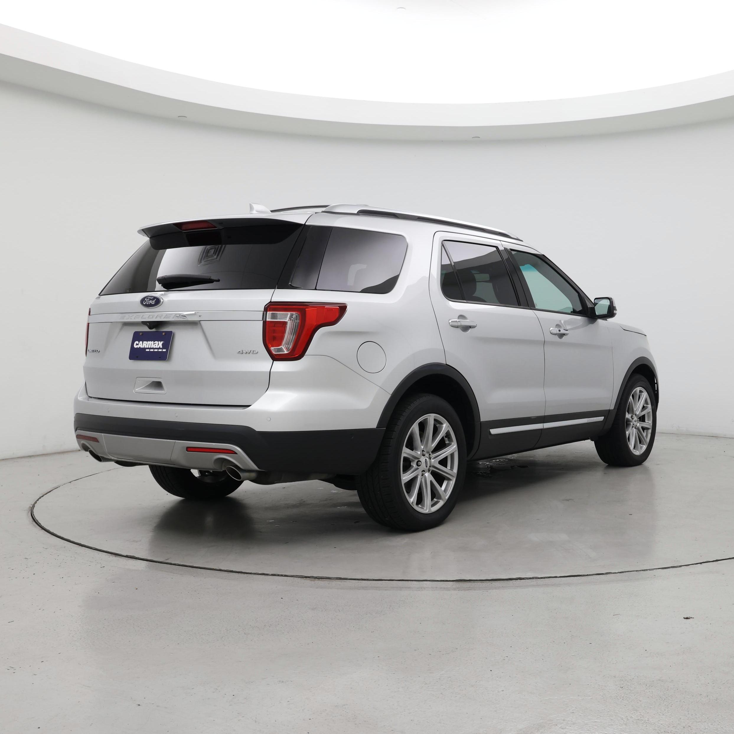 Thumbnail: 2017 Ford Explorer - 8
