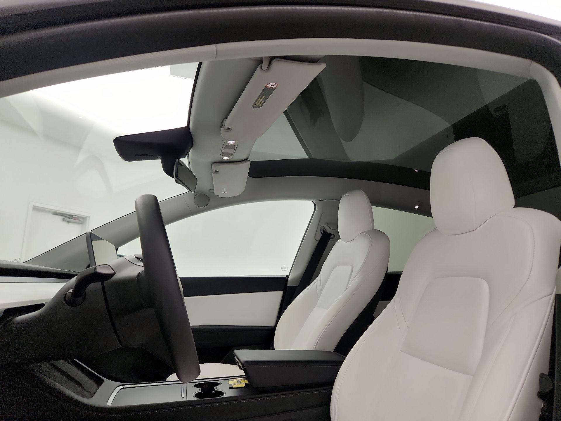 Thumbnail: 2022 Tesla Model Y - 17