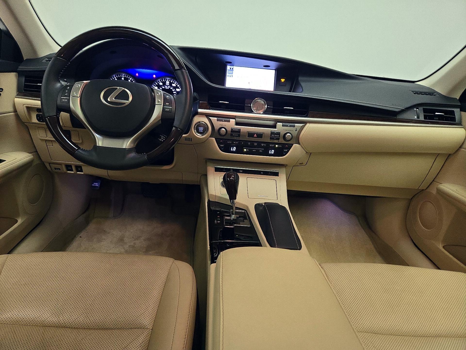 Thumbnail: 2014 Lexus ES - 9