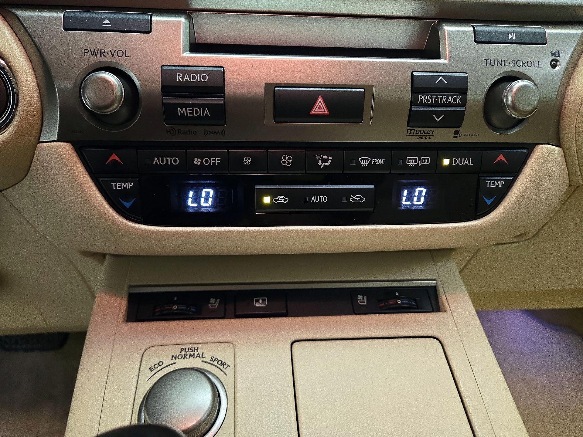 Thumbnail: 2014 Lexus ES - 17