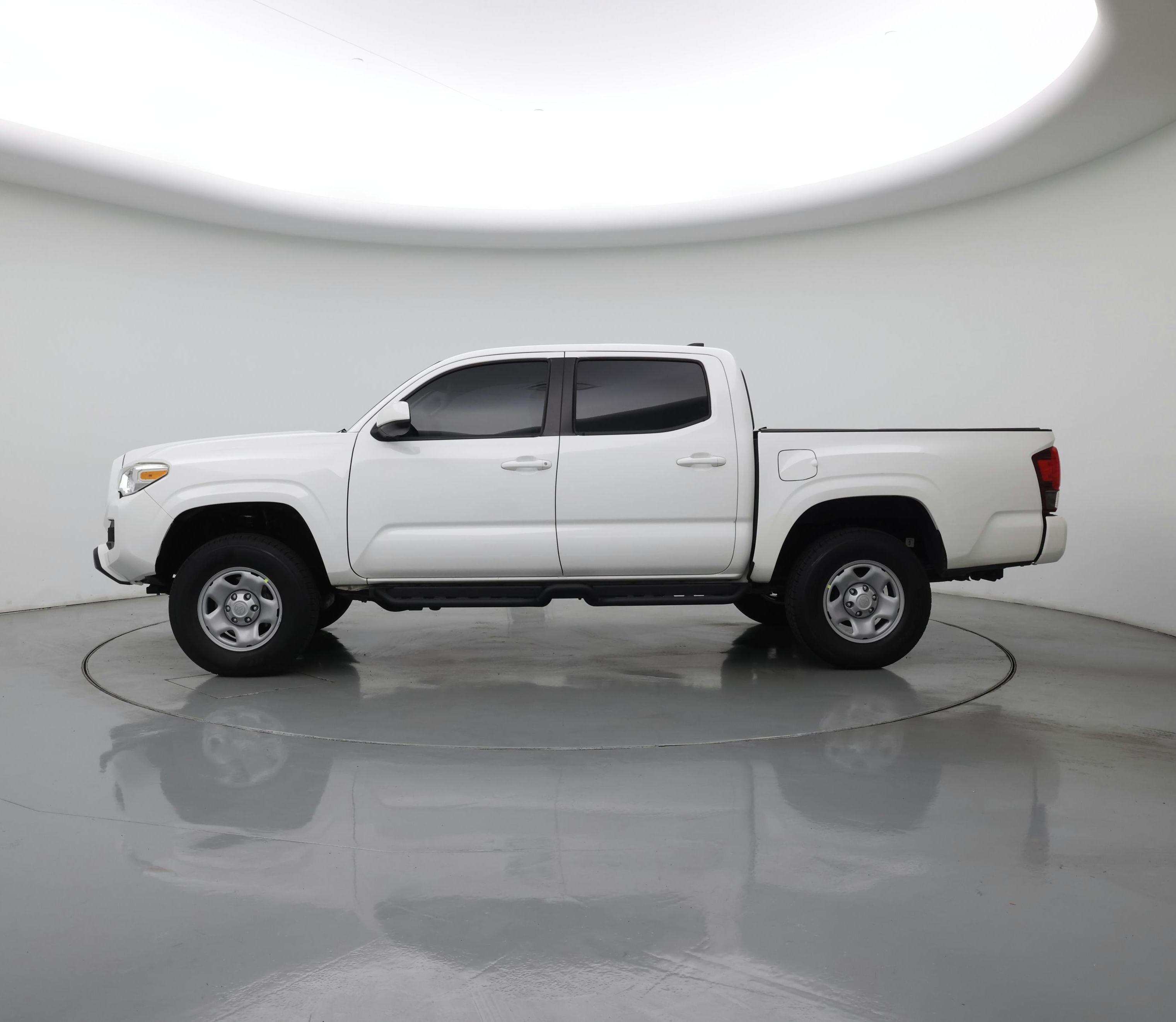 Thumbnail: 2018 Toyota Tacoma - 3