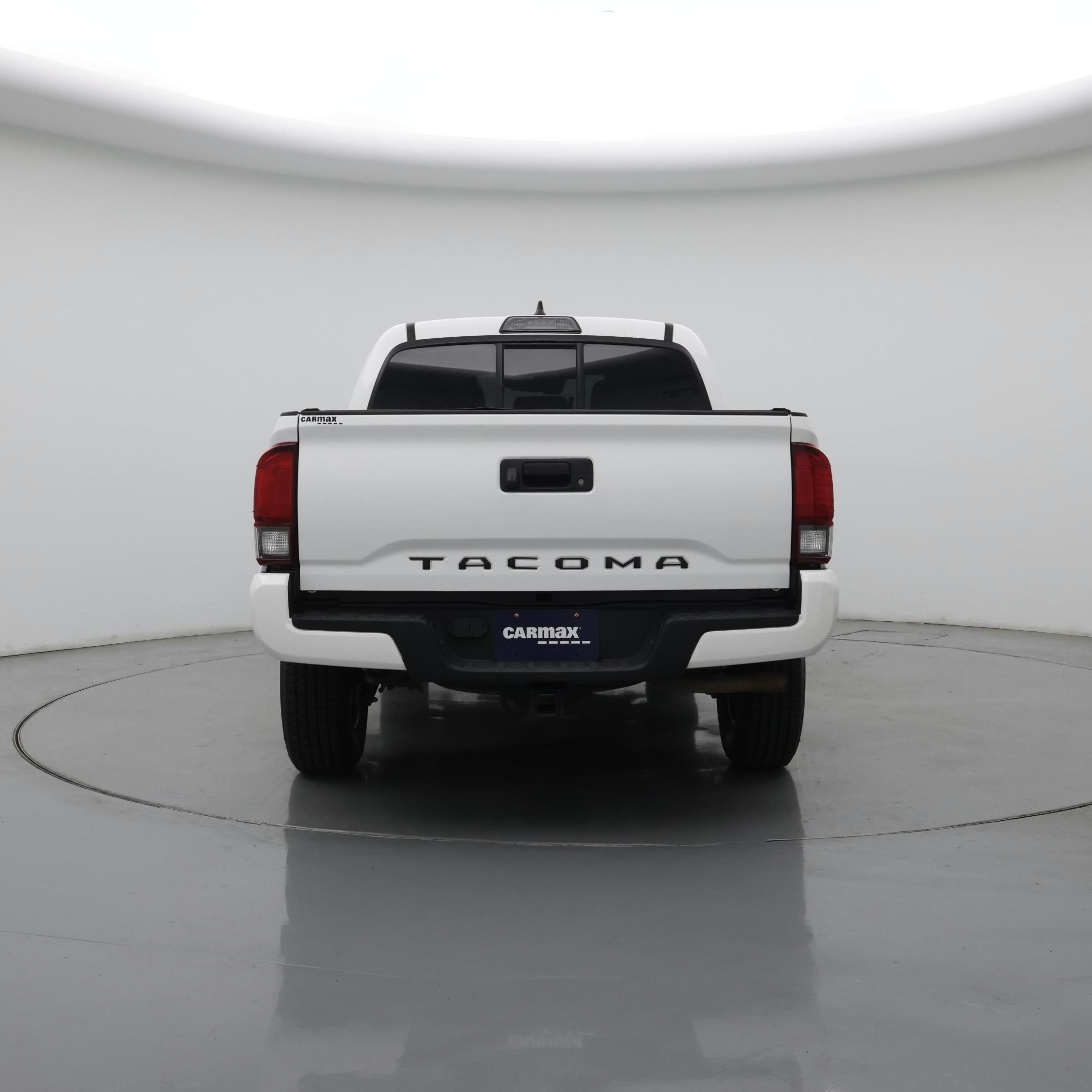 Thumbnail: 2018 Toyota Tacoma - 6