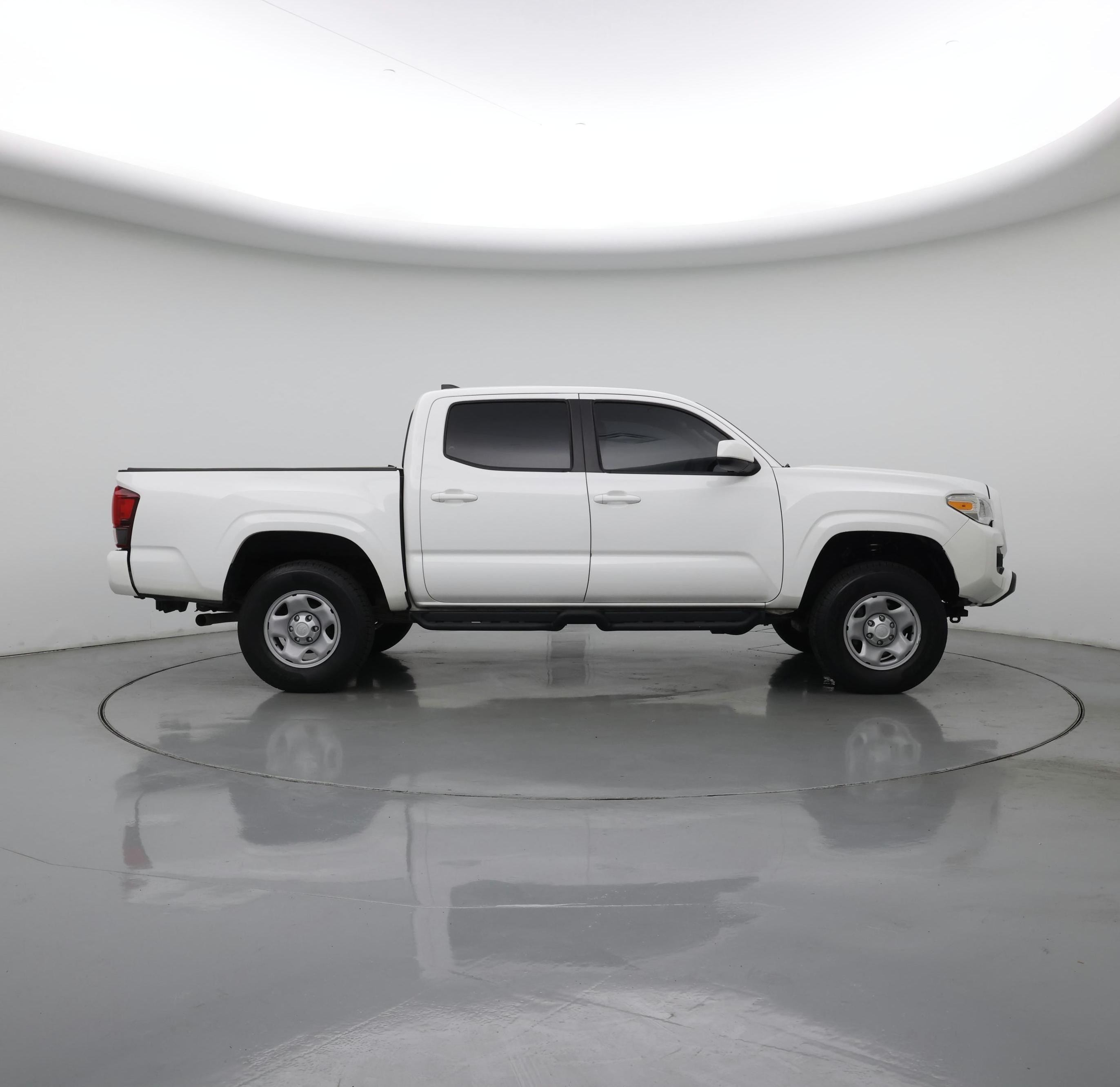 Thumbnail: 2018 Toyota Tacoma - 7