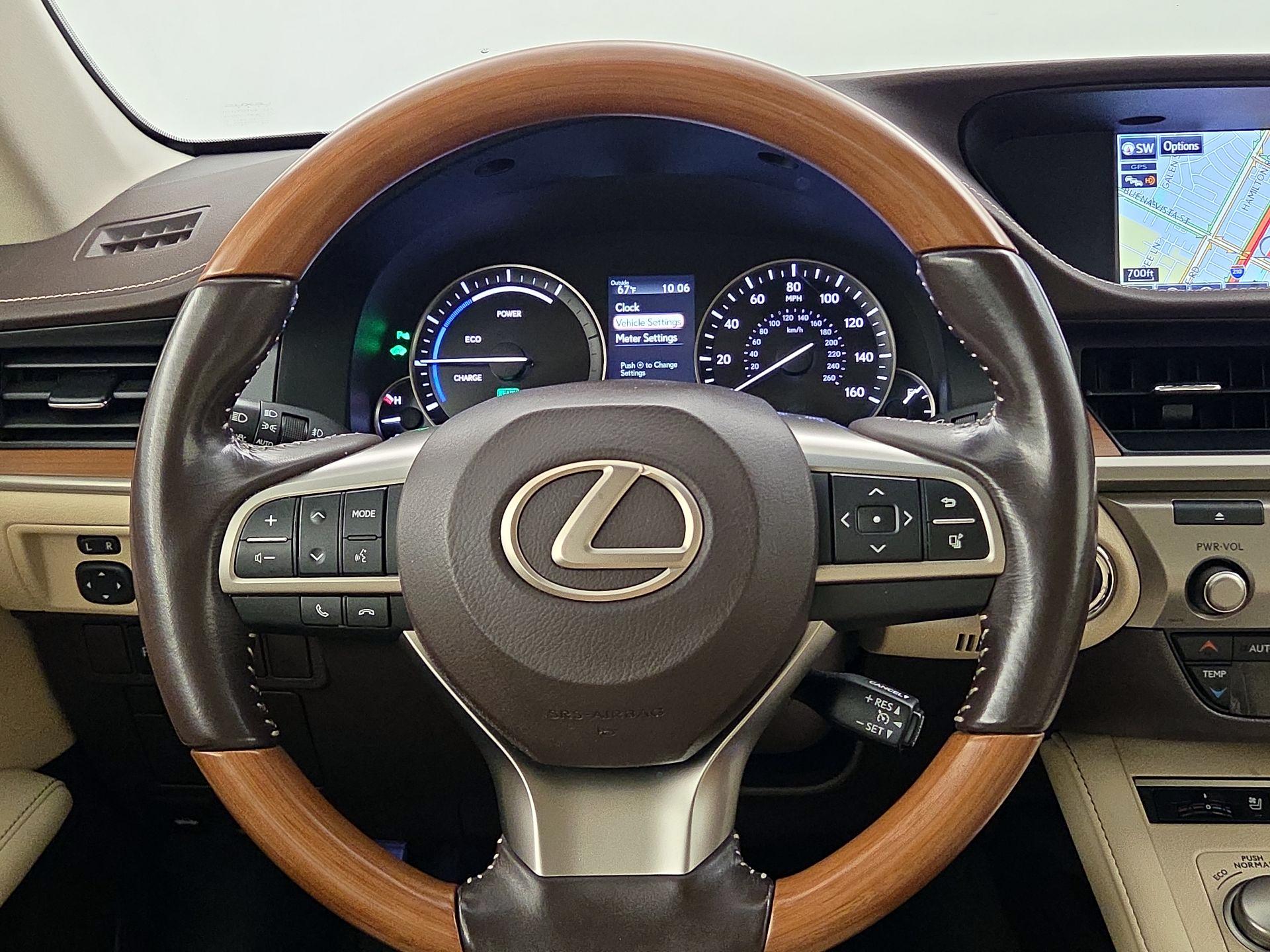 Thumbnail: 2016 Lexus ES - 10