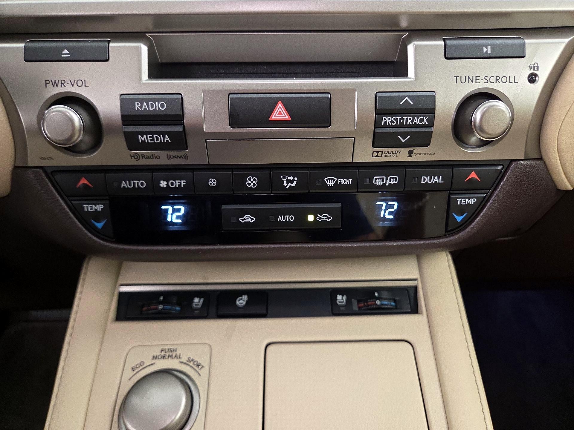 Thumbnail: 2016 Lexus ES - 17