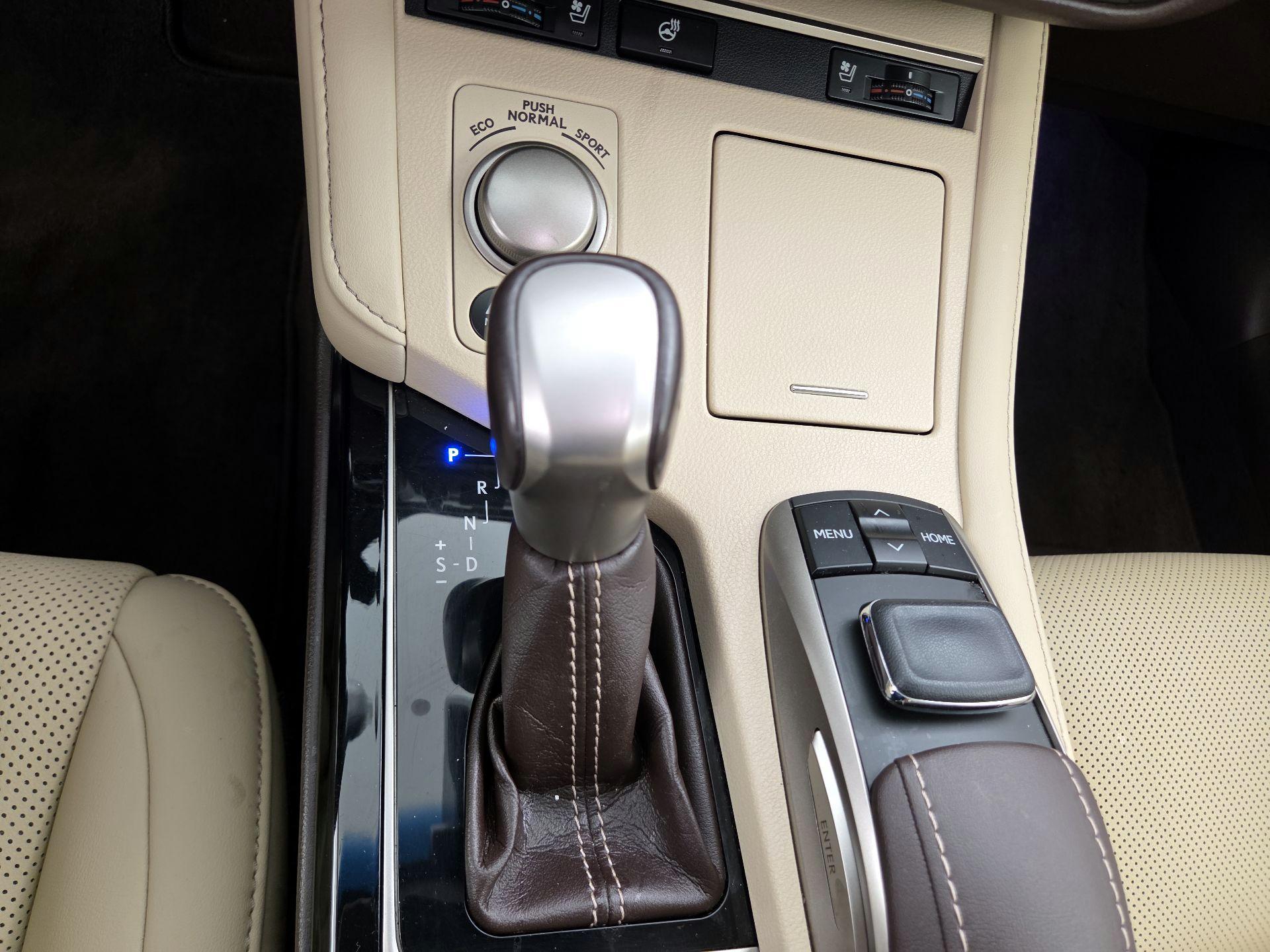 Thumbnail: 2016 Lexus ES - 18