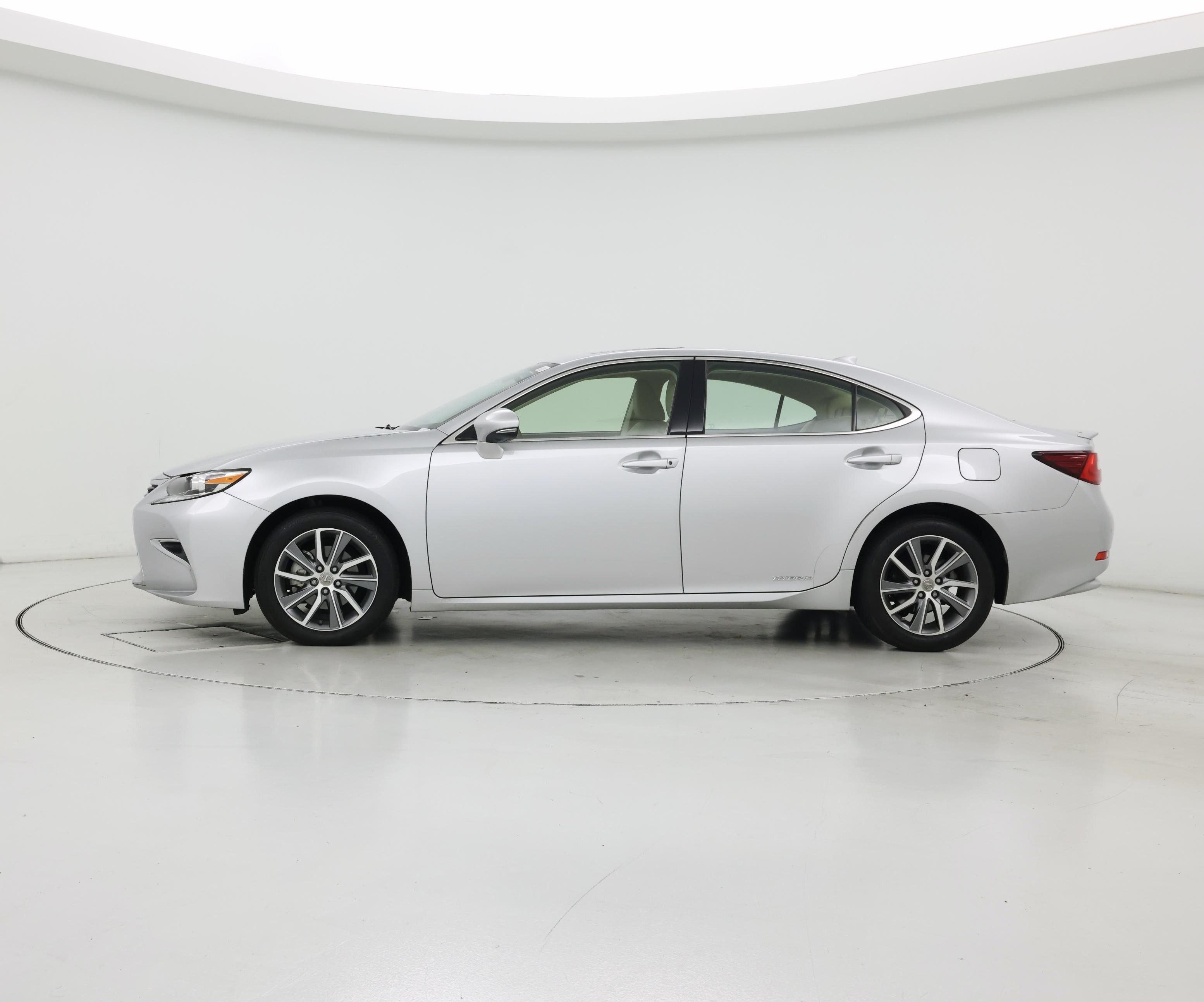 Thumbnail: 2016 Lexus ES - 3