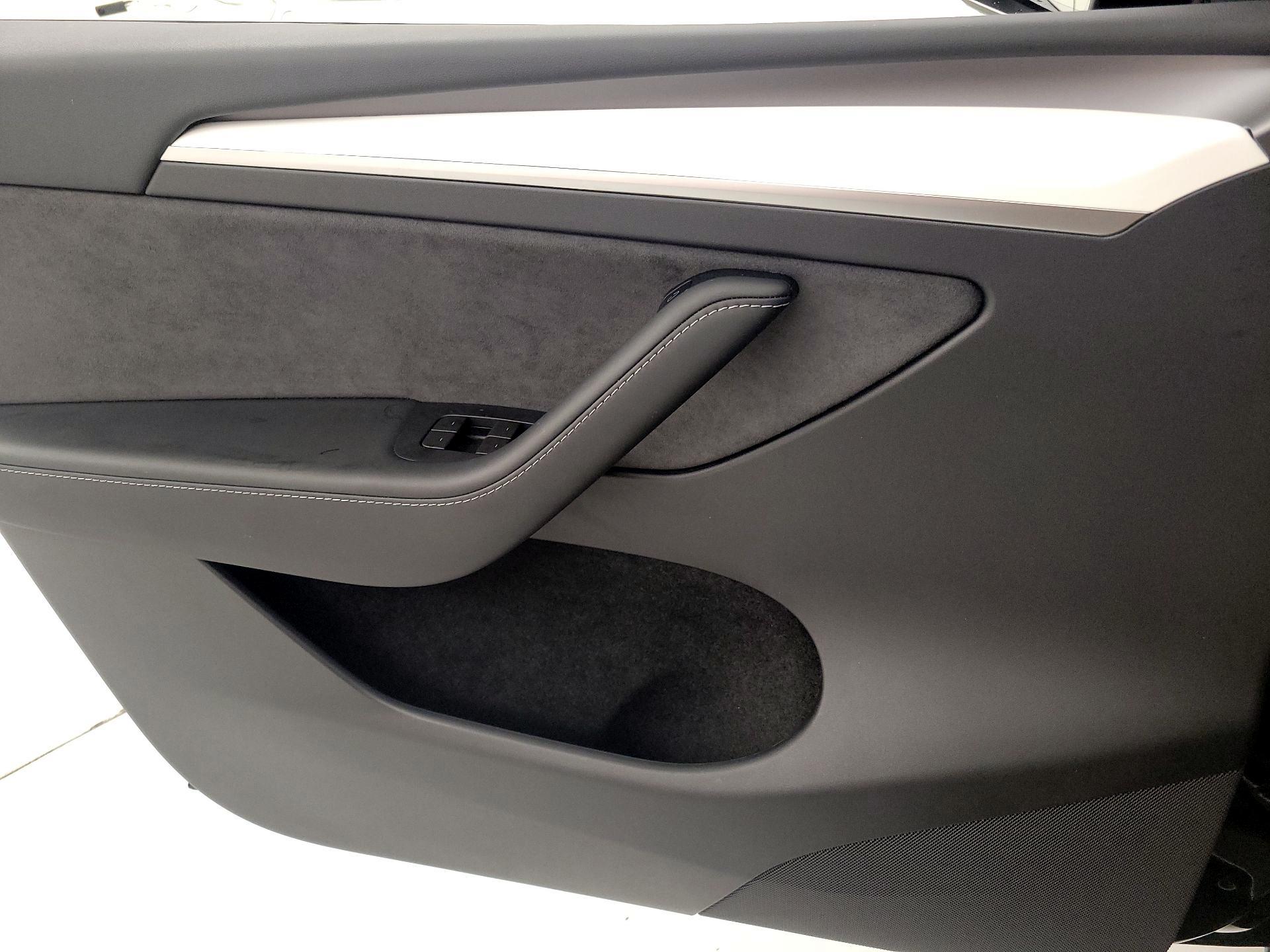 Thumbnail: 2023 Tesla Model Y - 12