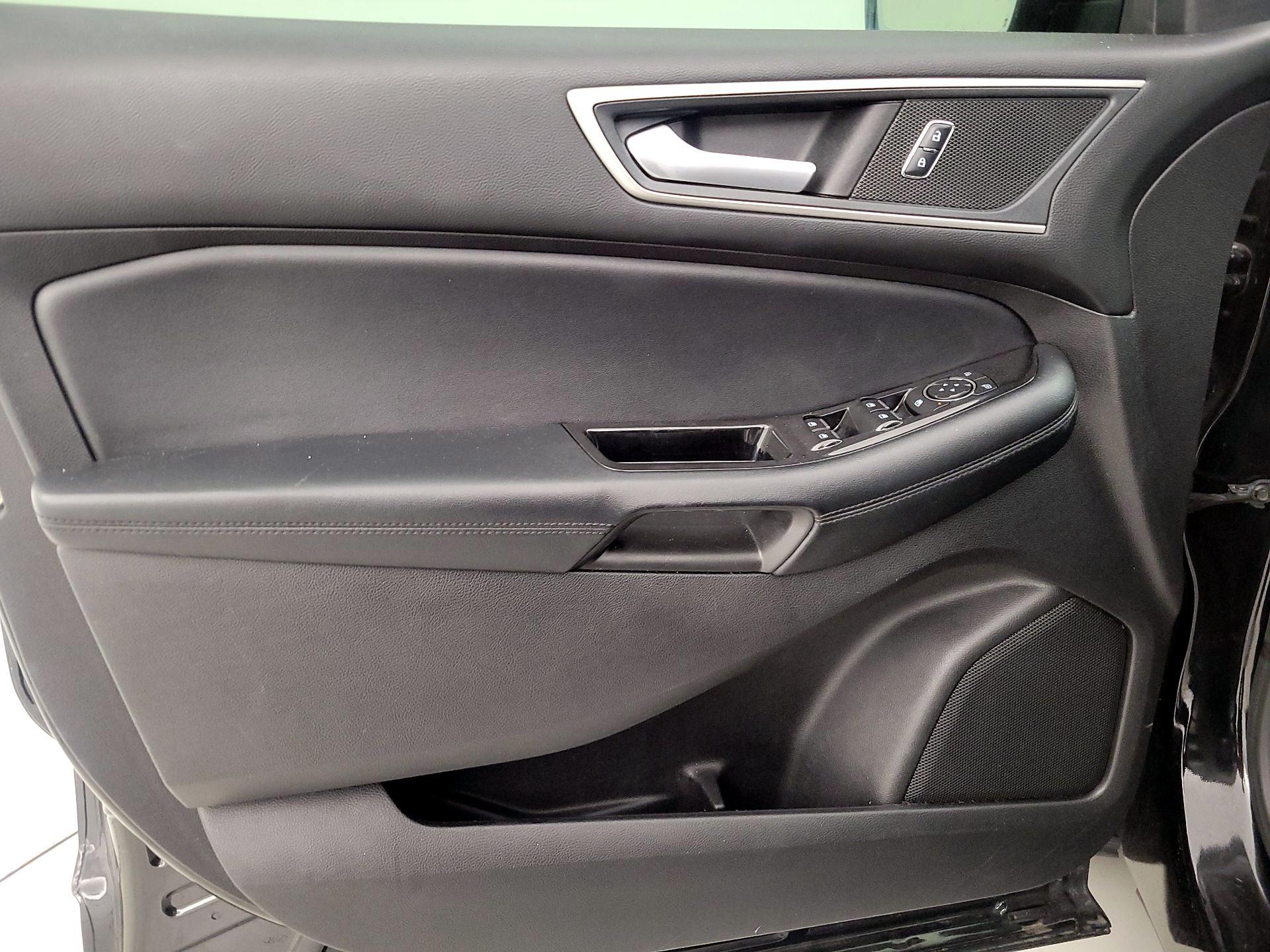 Thumbnail: 2017 Ford Edge - 12