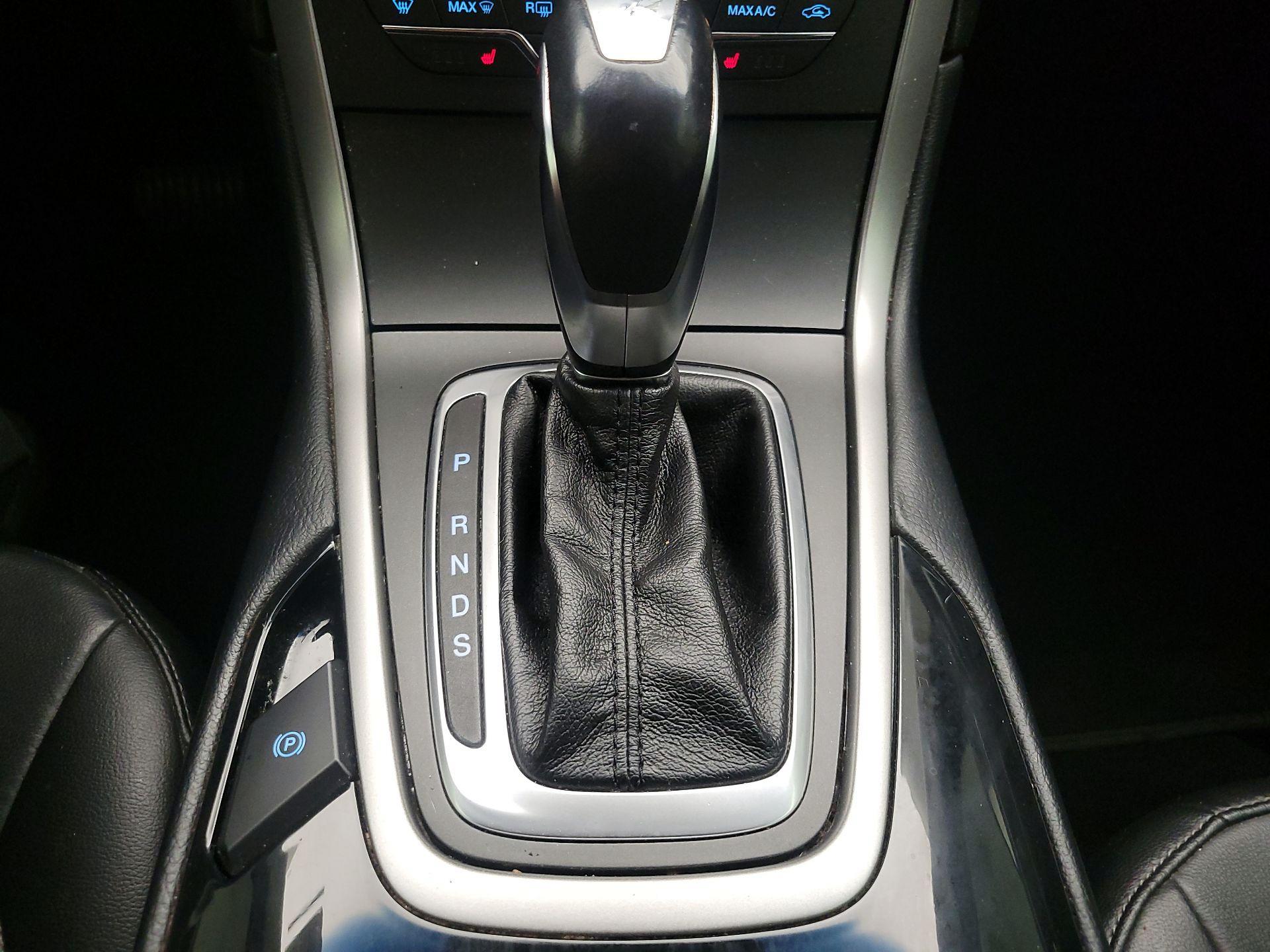Thumbnail: 2017 Ford Edge - 18