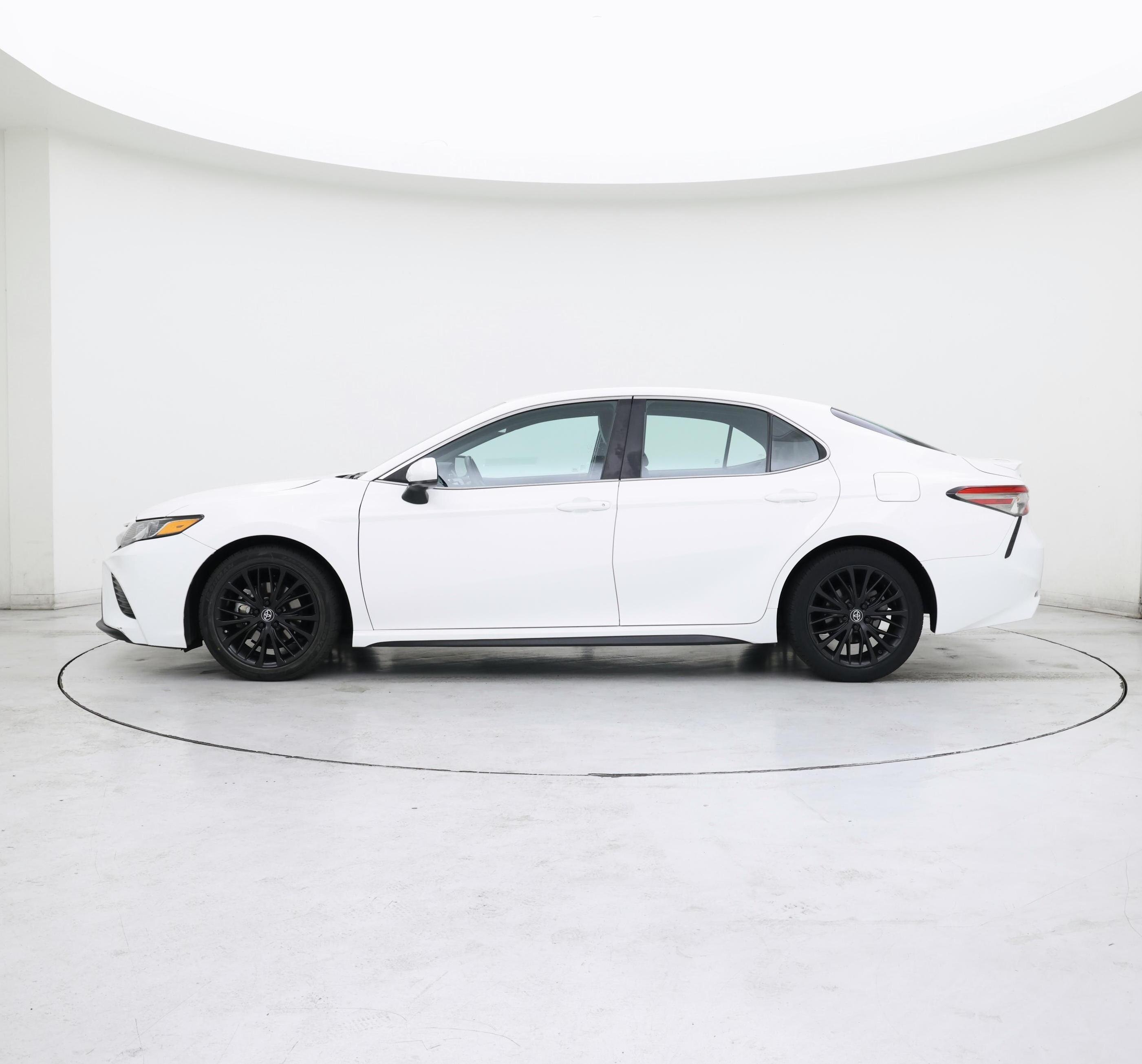Thumbnail: 2018 Toyota Camry - 3