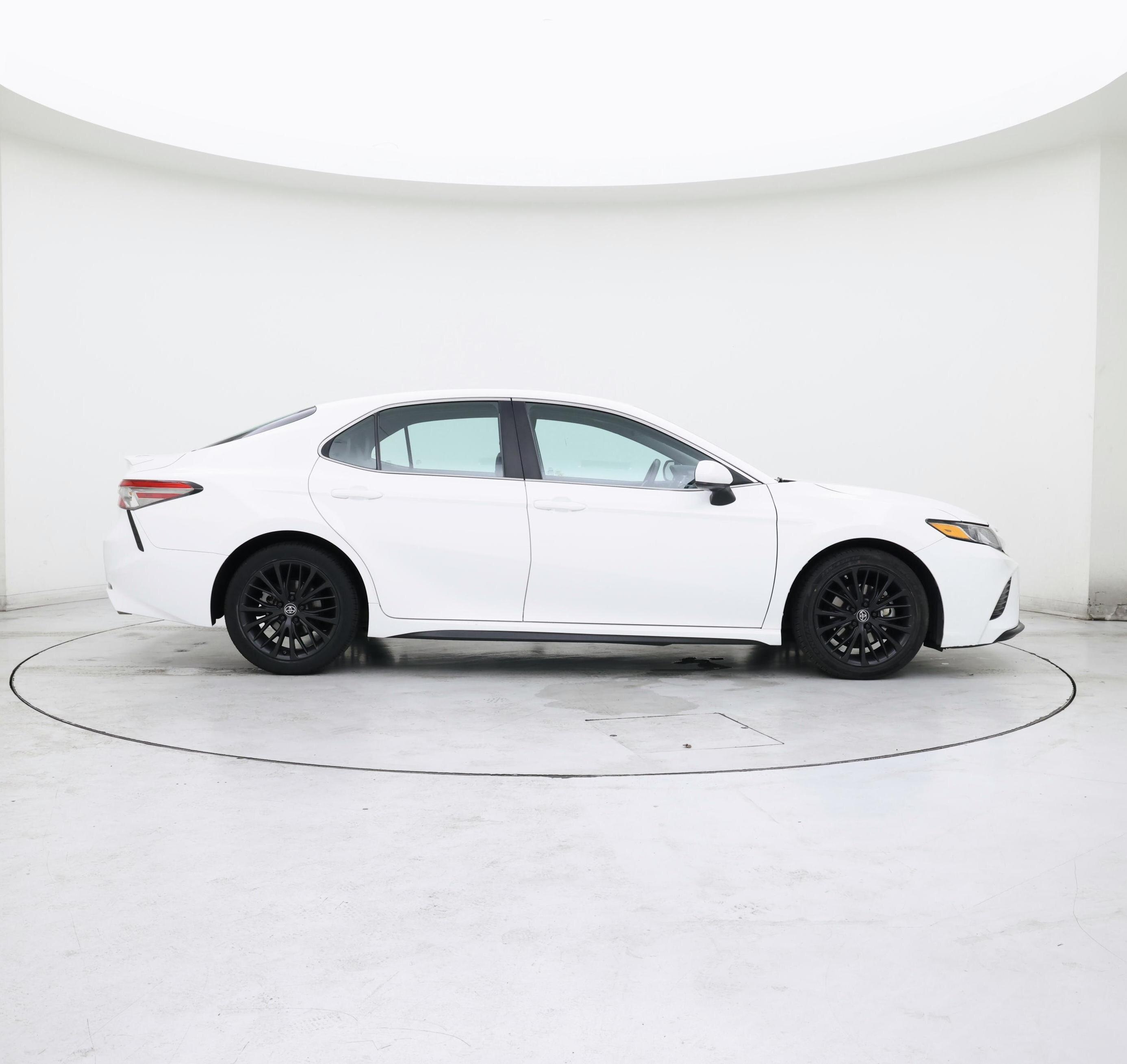 Thumbnail: 2018 Toyota Camry - 7