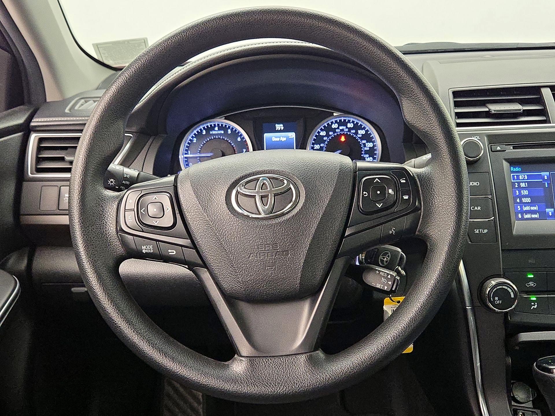 Thumbnail: 2017 Toyota Camry - 10