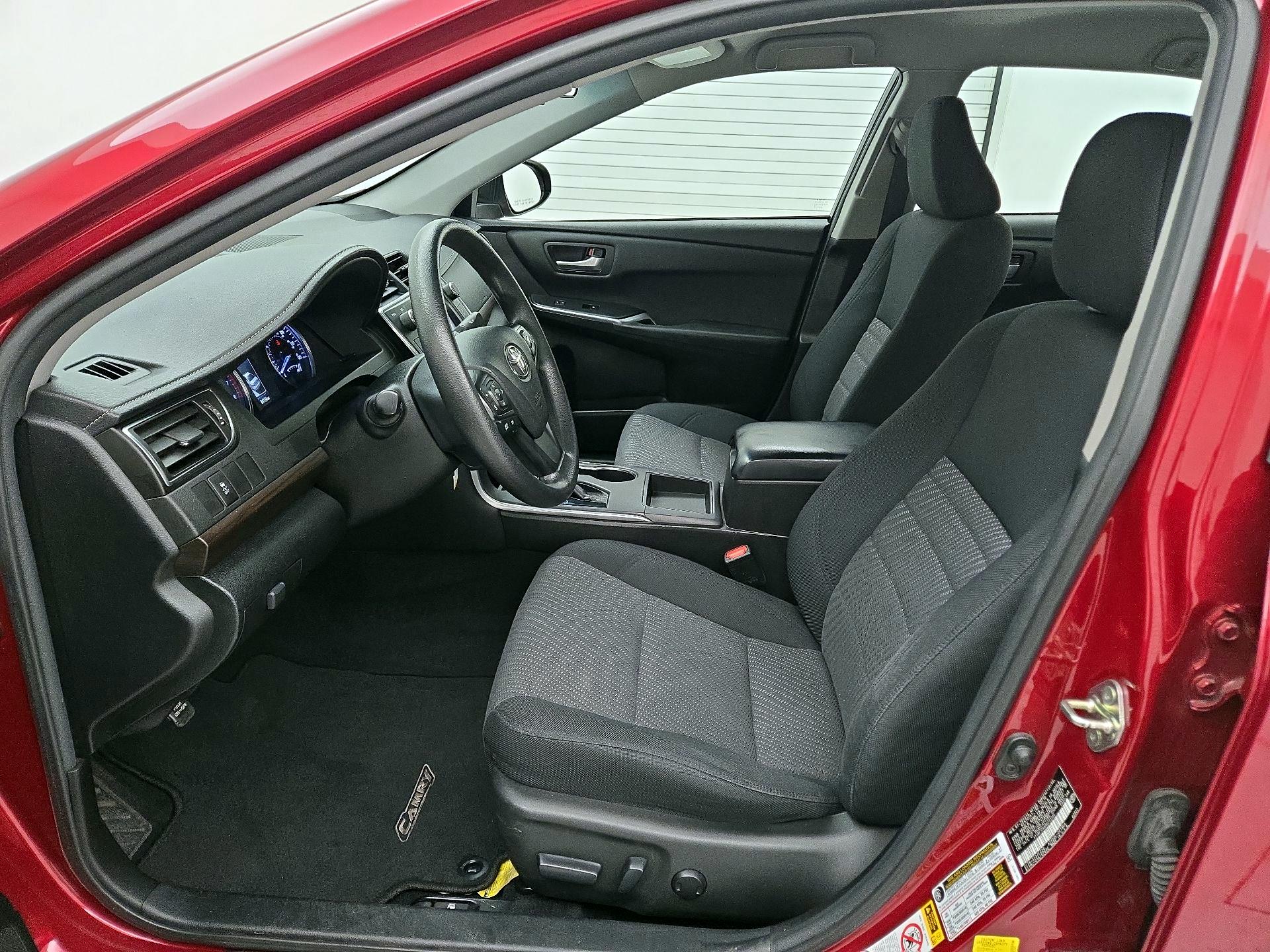 Thumbnail: 2017 Toyota Camry - 11