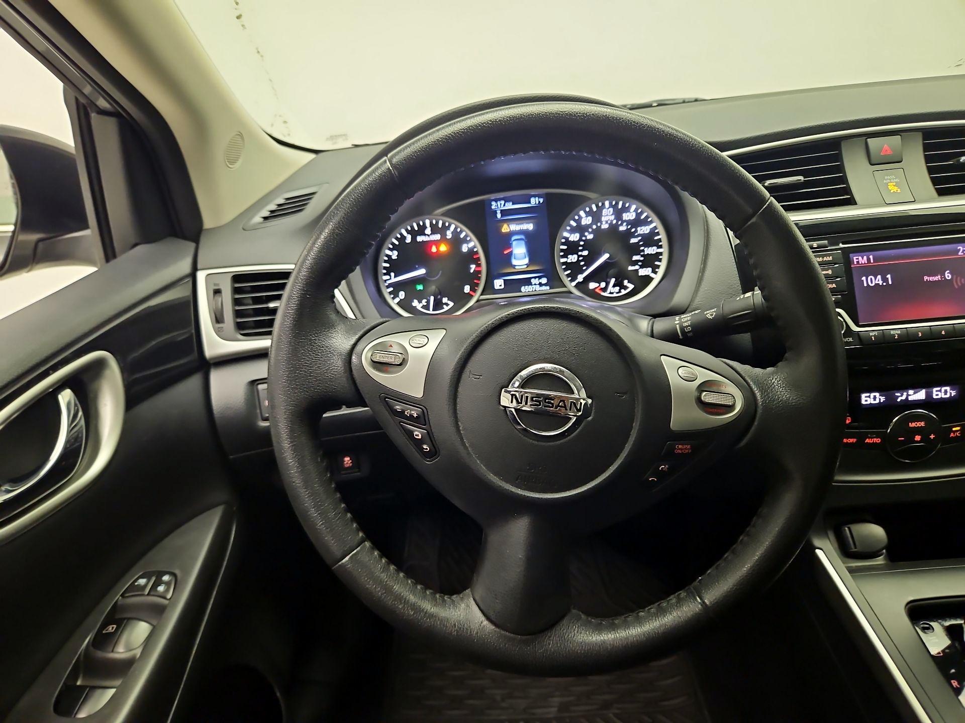 Thumbnail: 2018 Nissan Sentra - 10