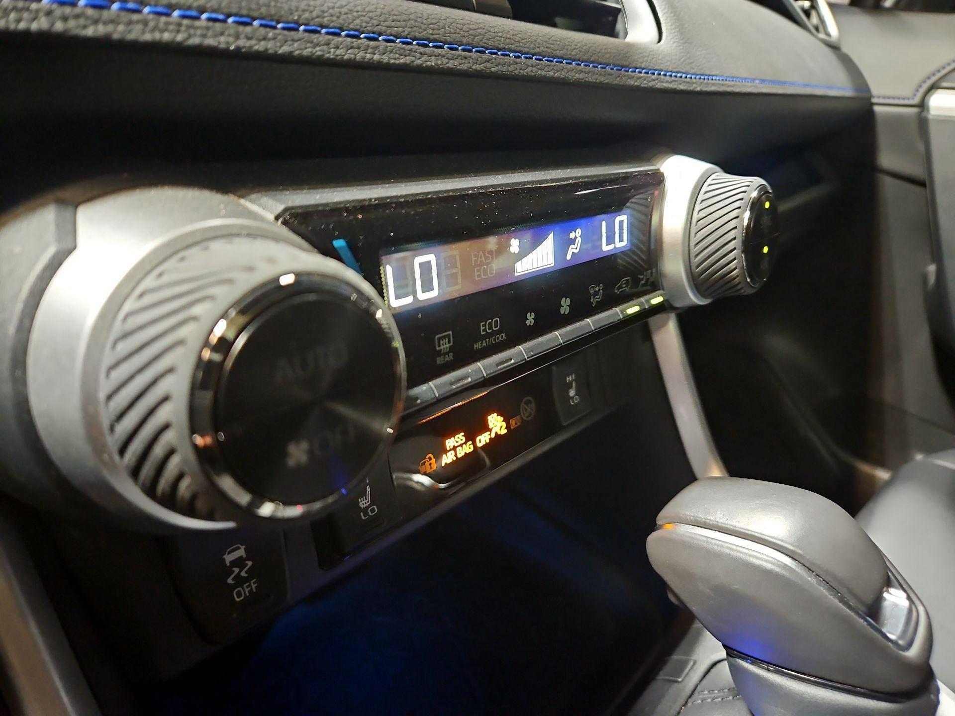 Thumbnail: 2024 Toyota RAV4 - 16