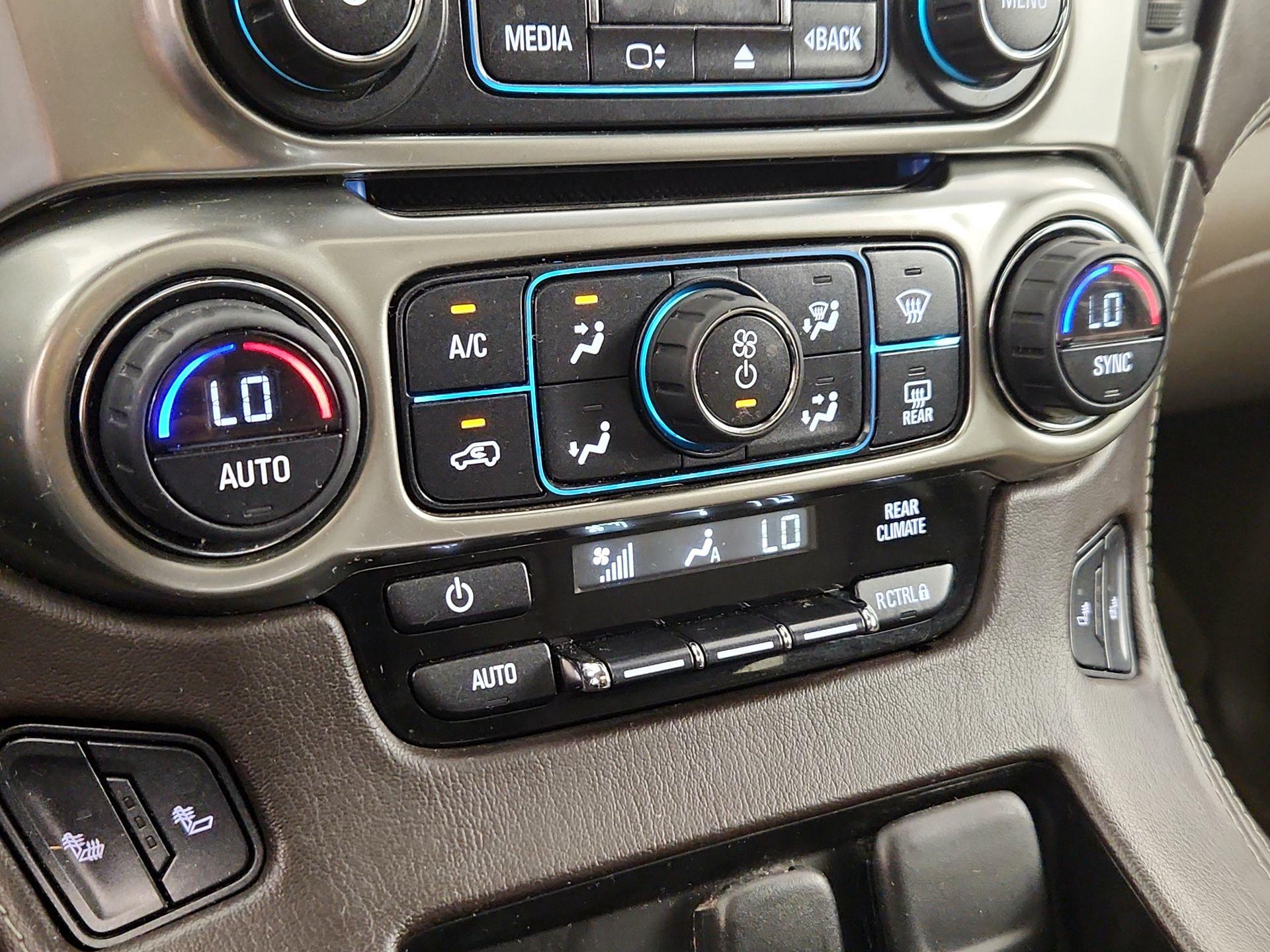 Thumbnail: 2015 Chevrolet Tahoe - 17