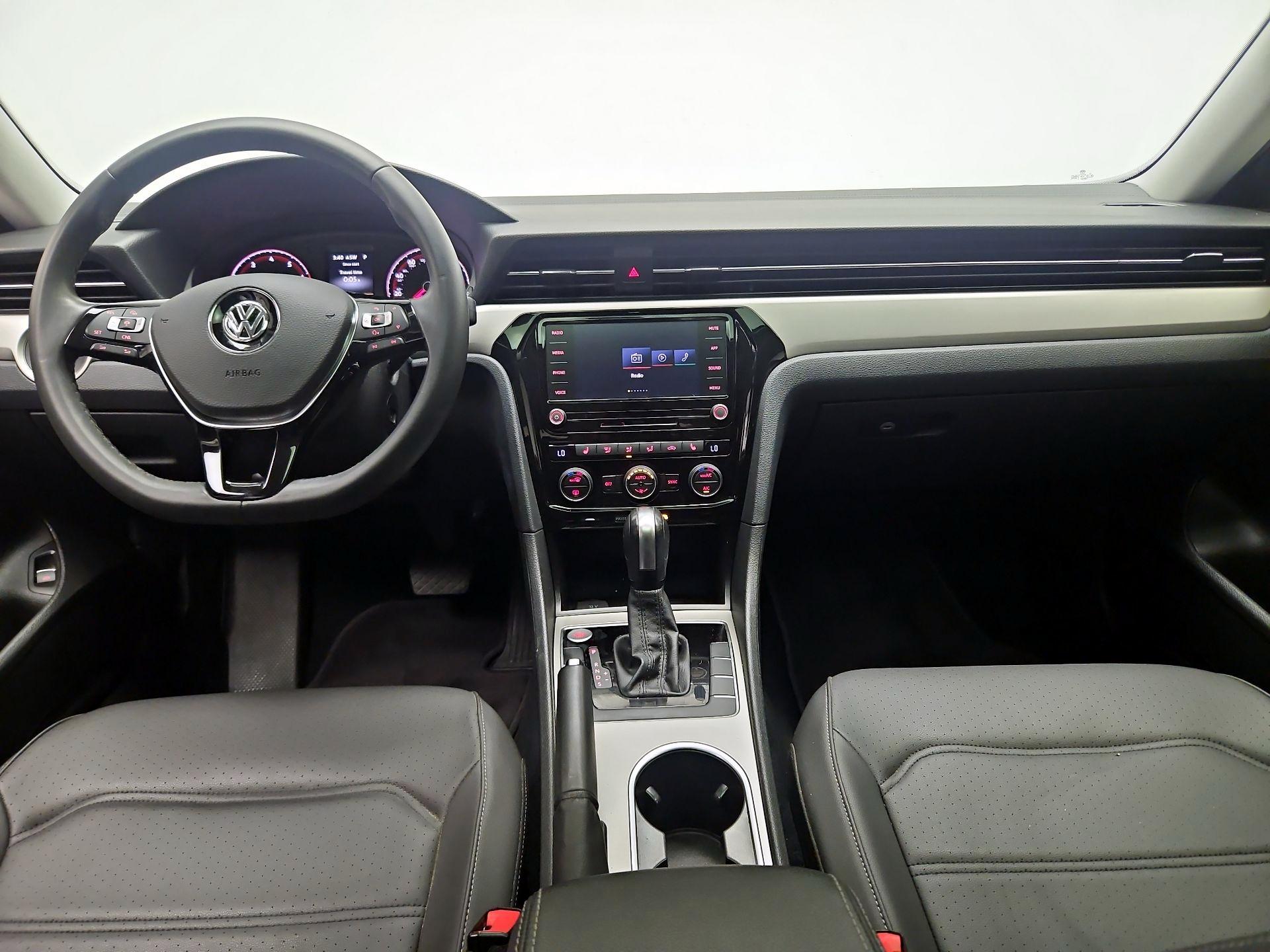 Thumbnail: 2022 Volkswagen Passat - 9