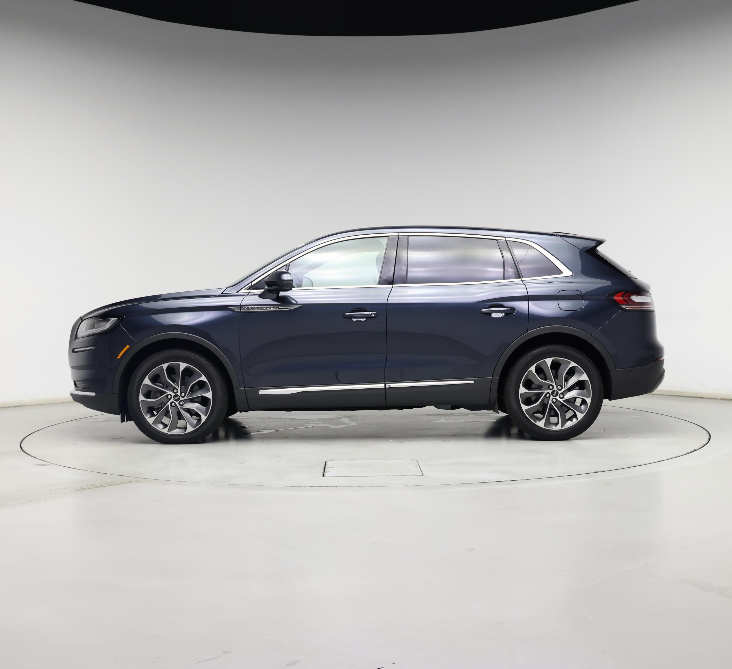 Thumbnail: 2022 Lincoln Nautilus - 3