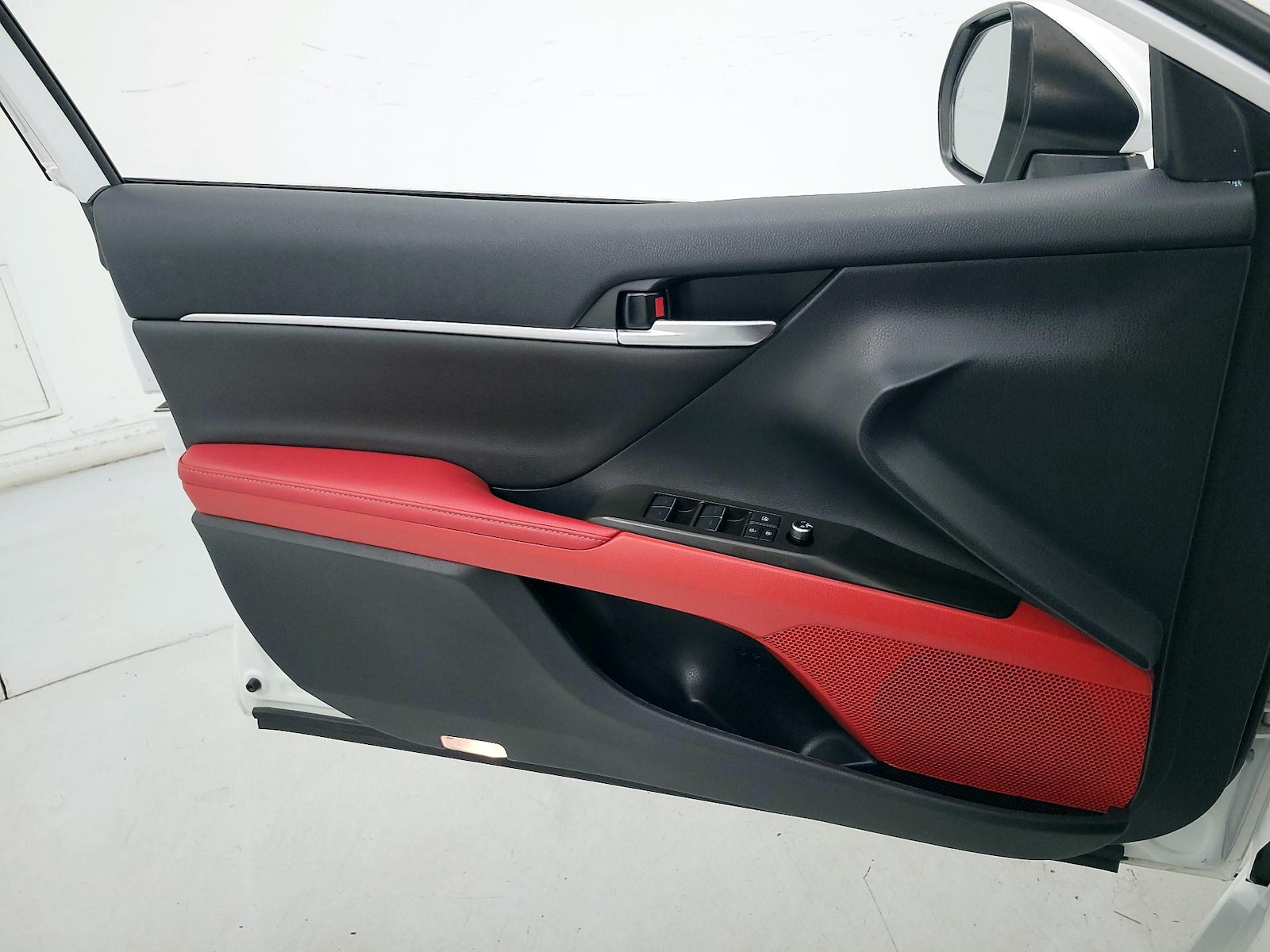 2021 Toyota Camry XSE - Photo 13