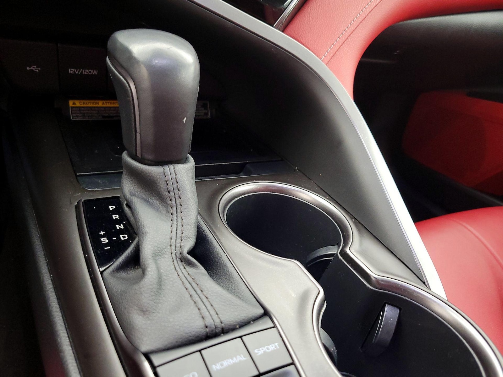 2021 Toyota Camry XSE - Photo 18