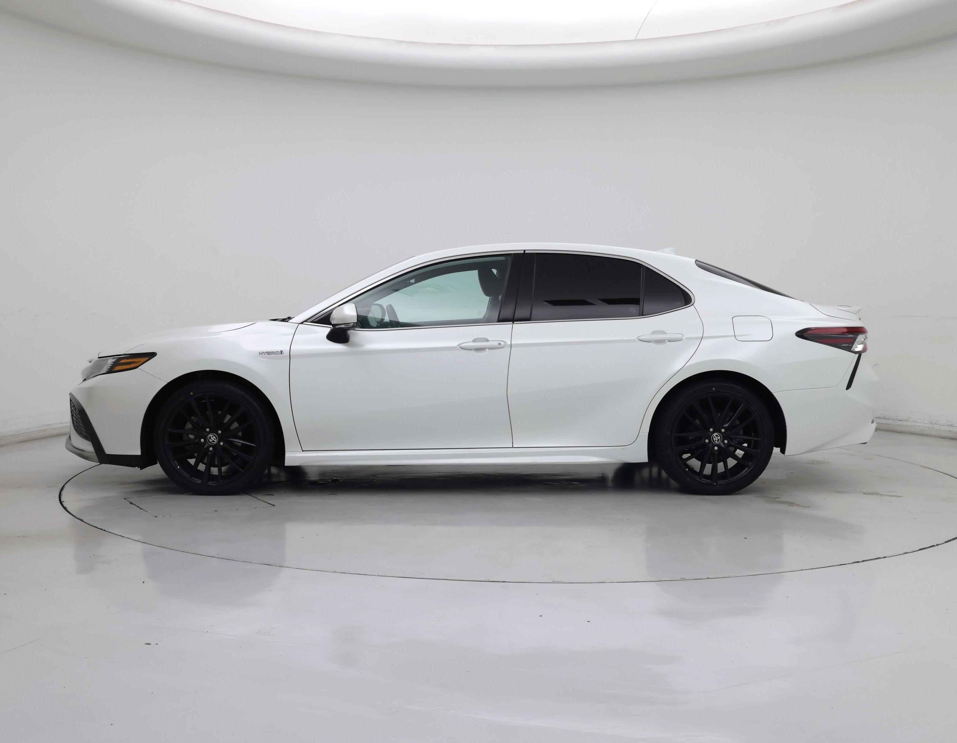 Thumbnail: 2021 Toyota Camry - 3