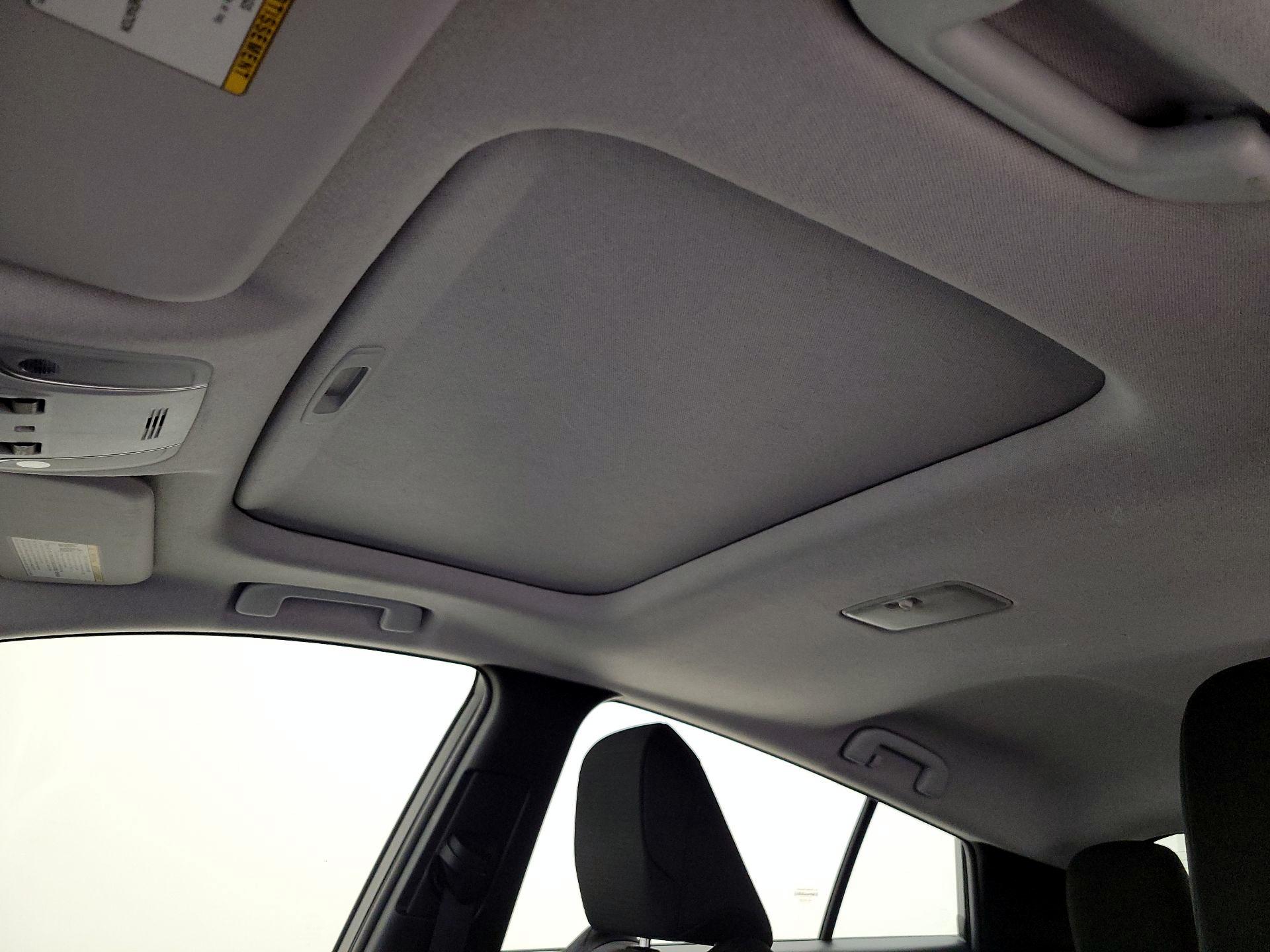 Thumbnail: 2016 Toyota Prius - 20