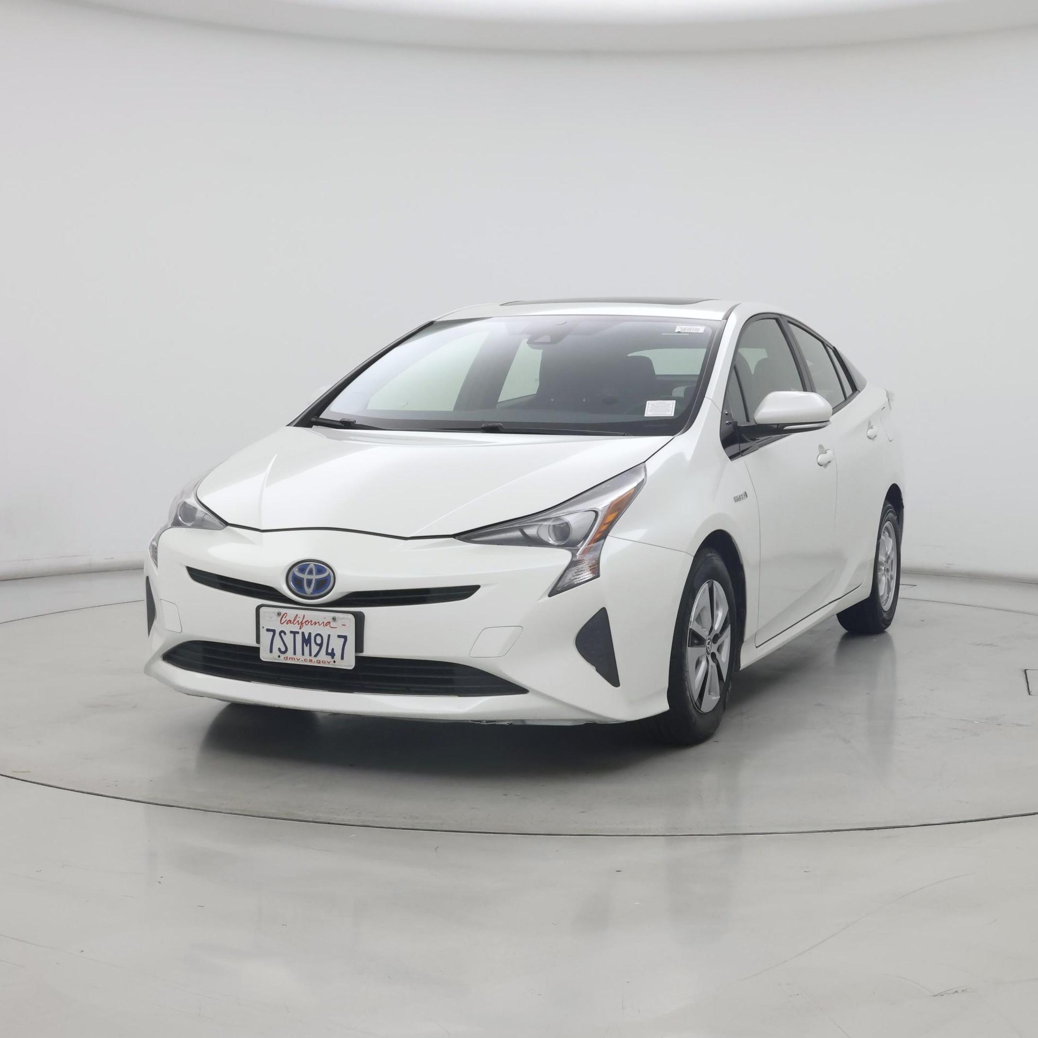 Thumbnail: 2016 Toyota Prius - 4
