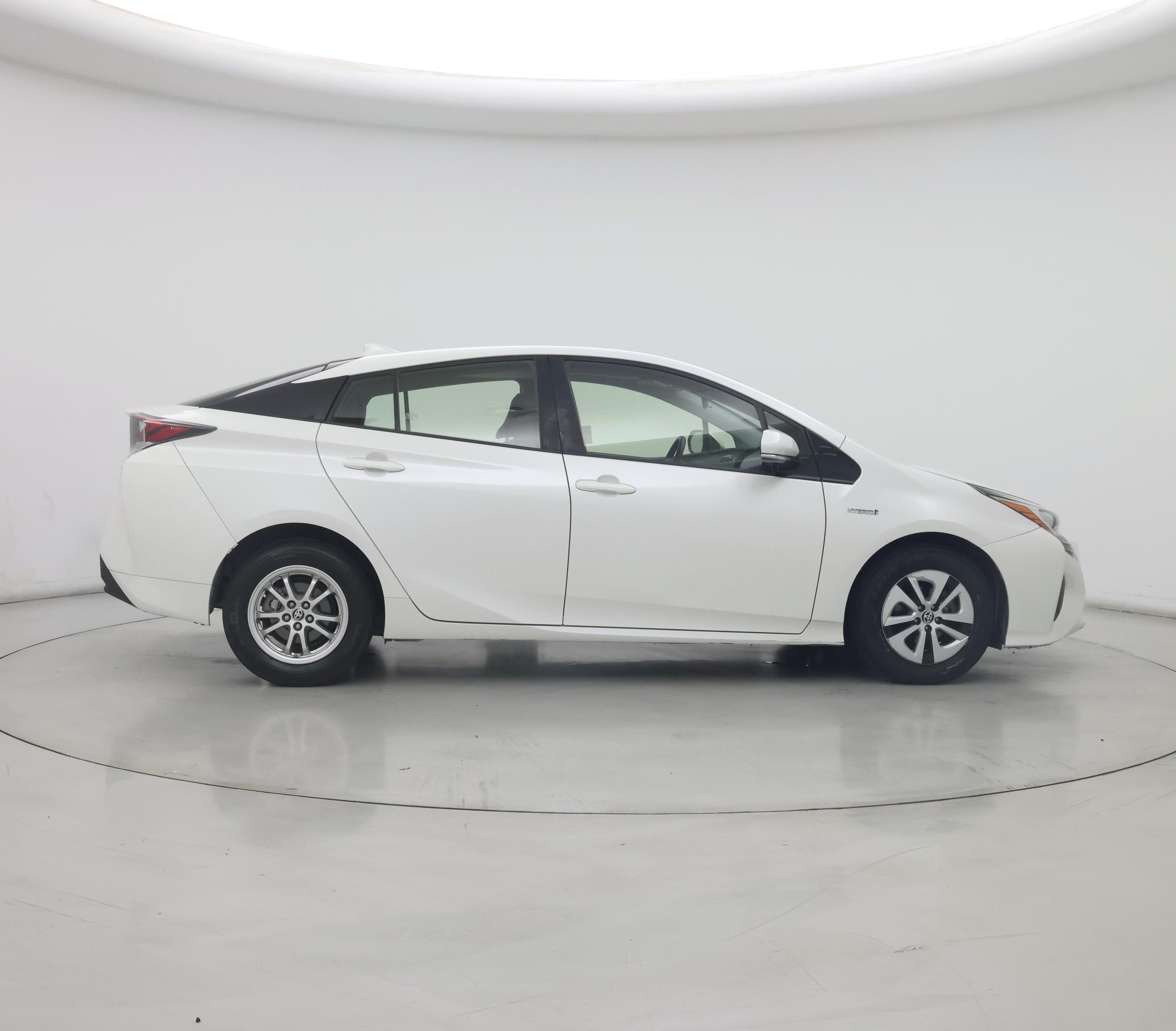 Thumbnail: 2016 Toyota Prius - 7
