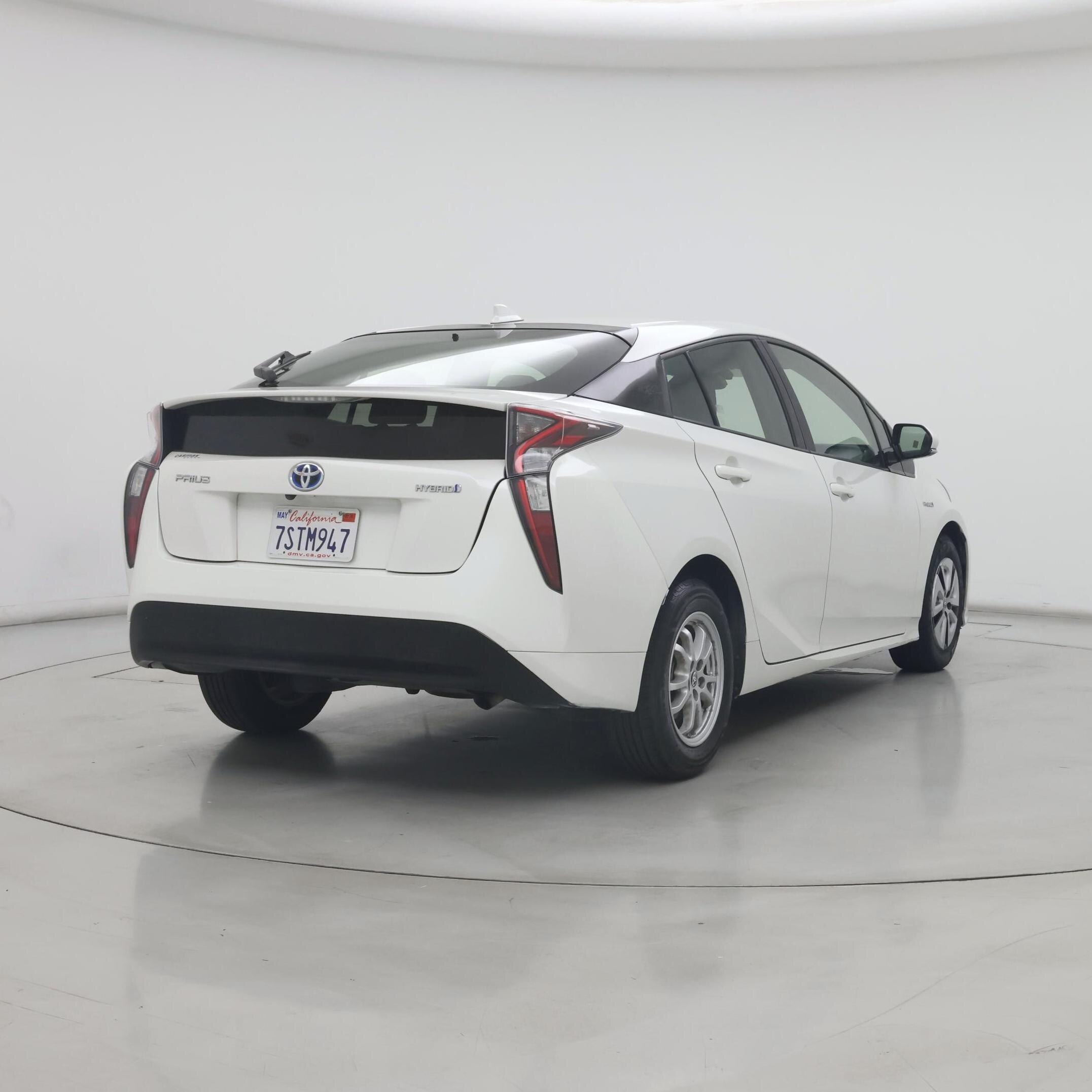 Thumbnail: 2016 Toyota Prius - 8