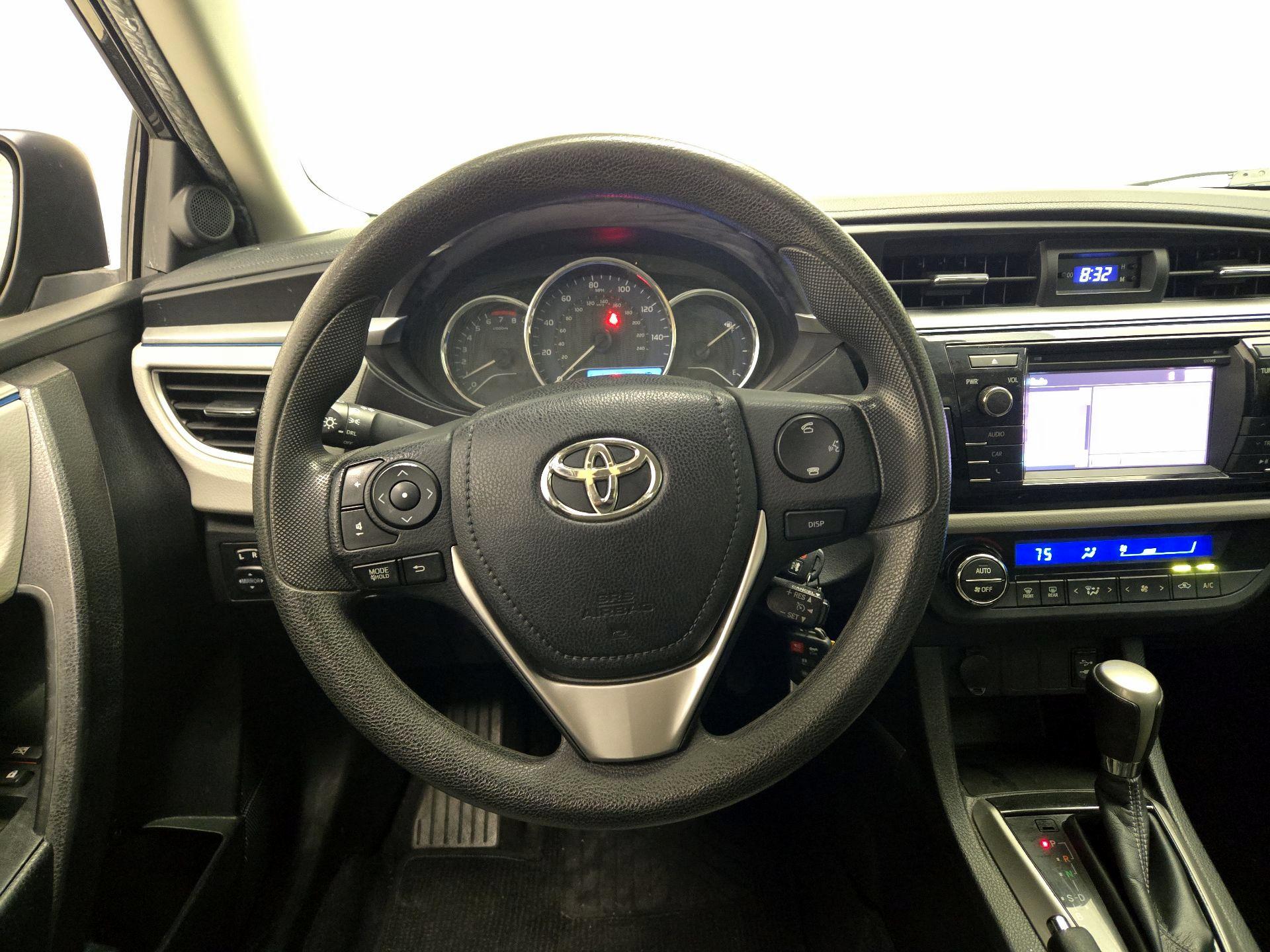 Thumbnail: 2014 Toyota Corolla - 10