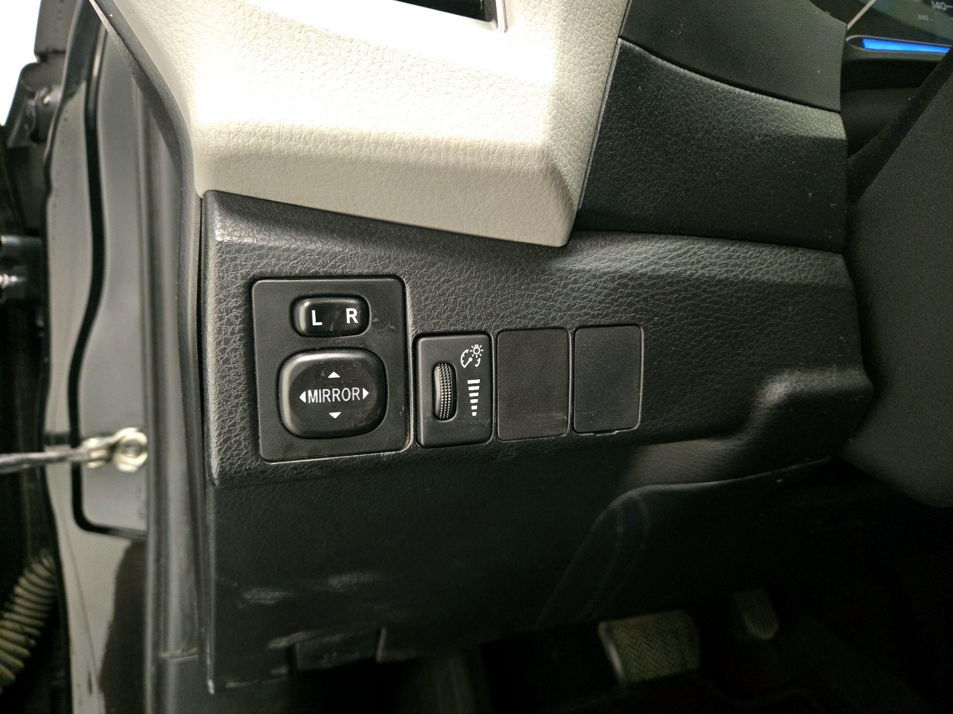Thumbnail: 2014 Toyota Corolla - 13