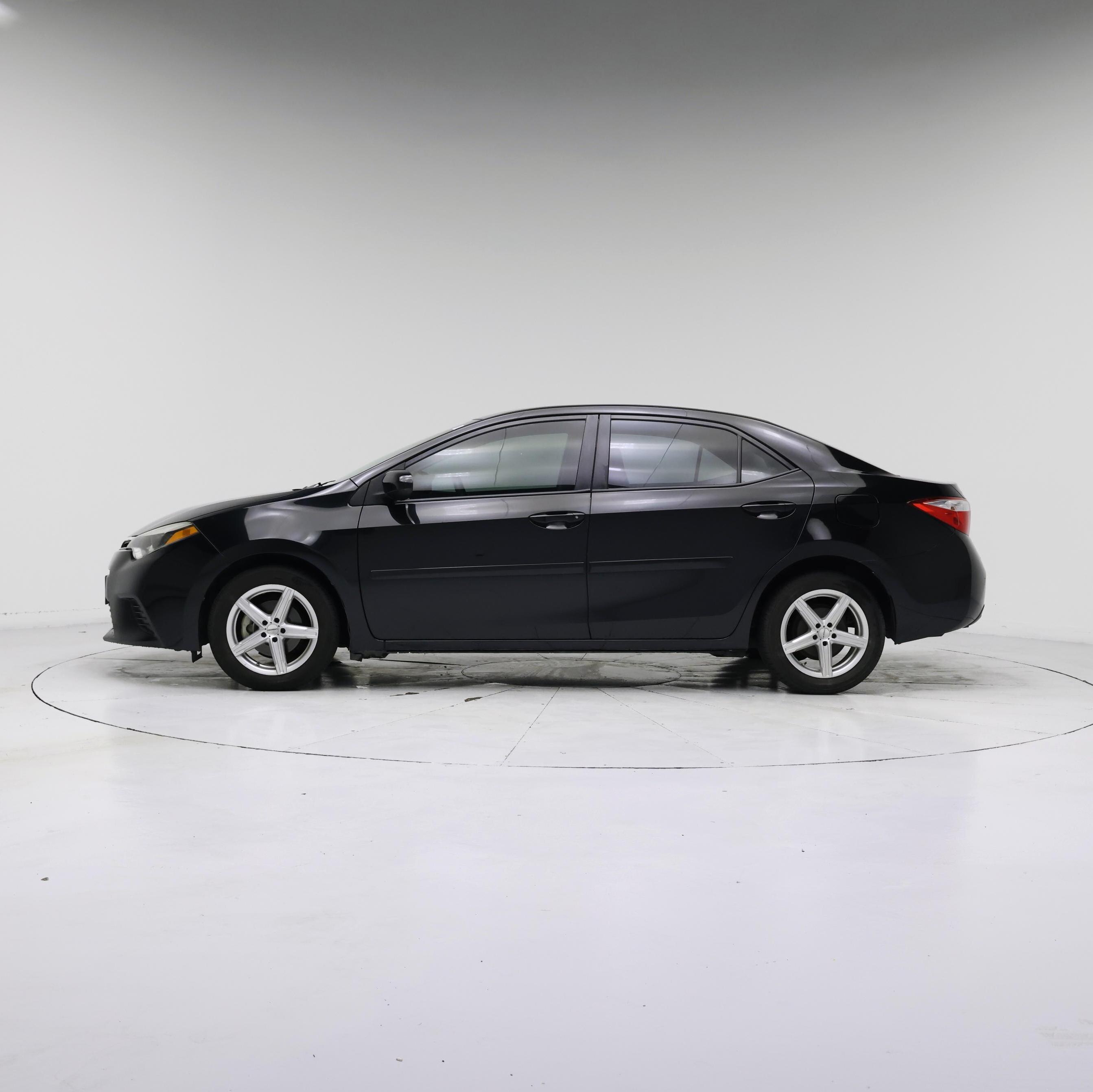 Thumbnail: 2014 Toyota Corolla - 3