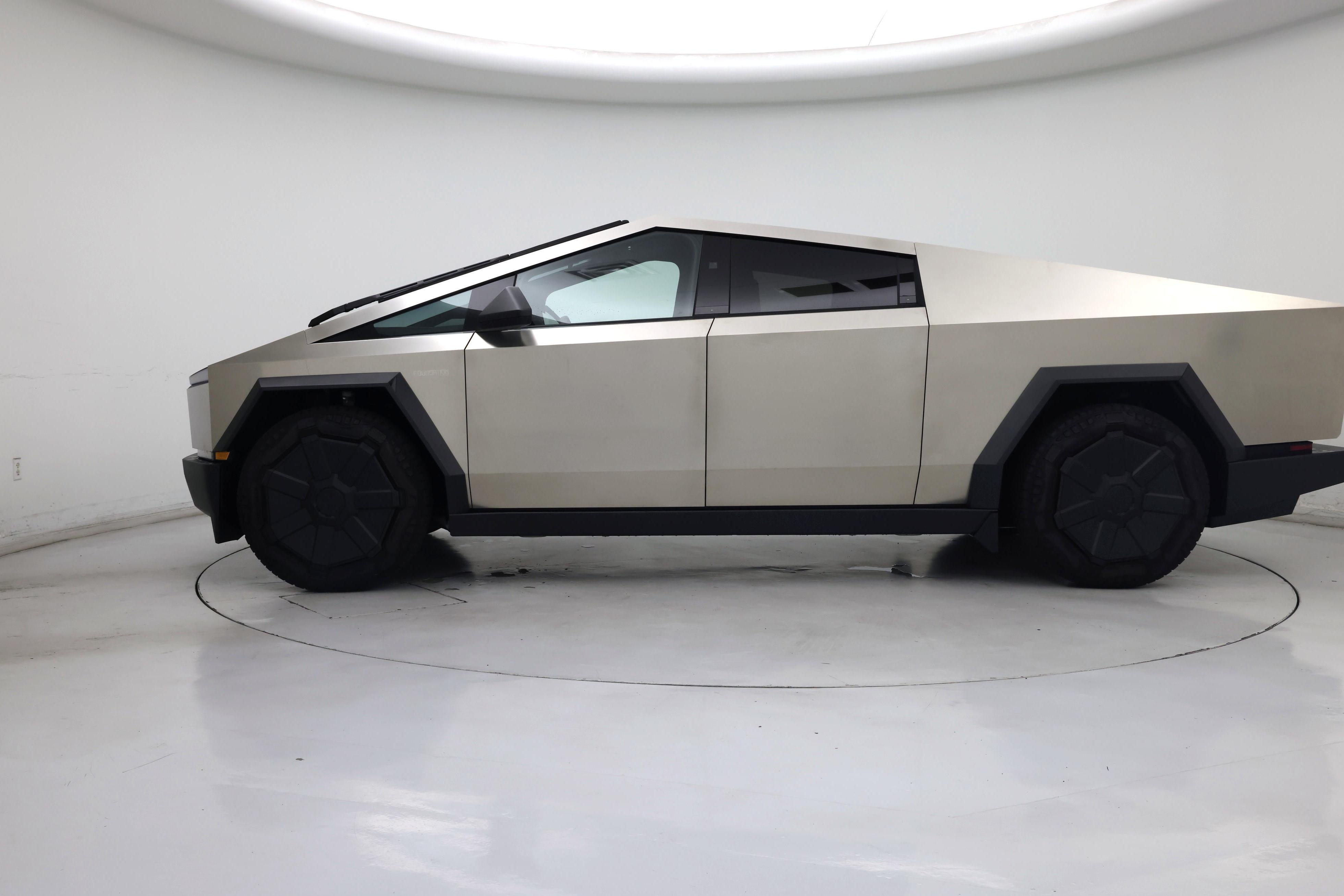 Thumbnail: 2024 Tesla Cybertruck - 3