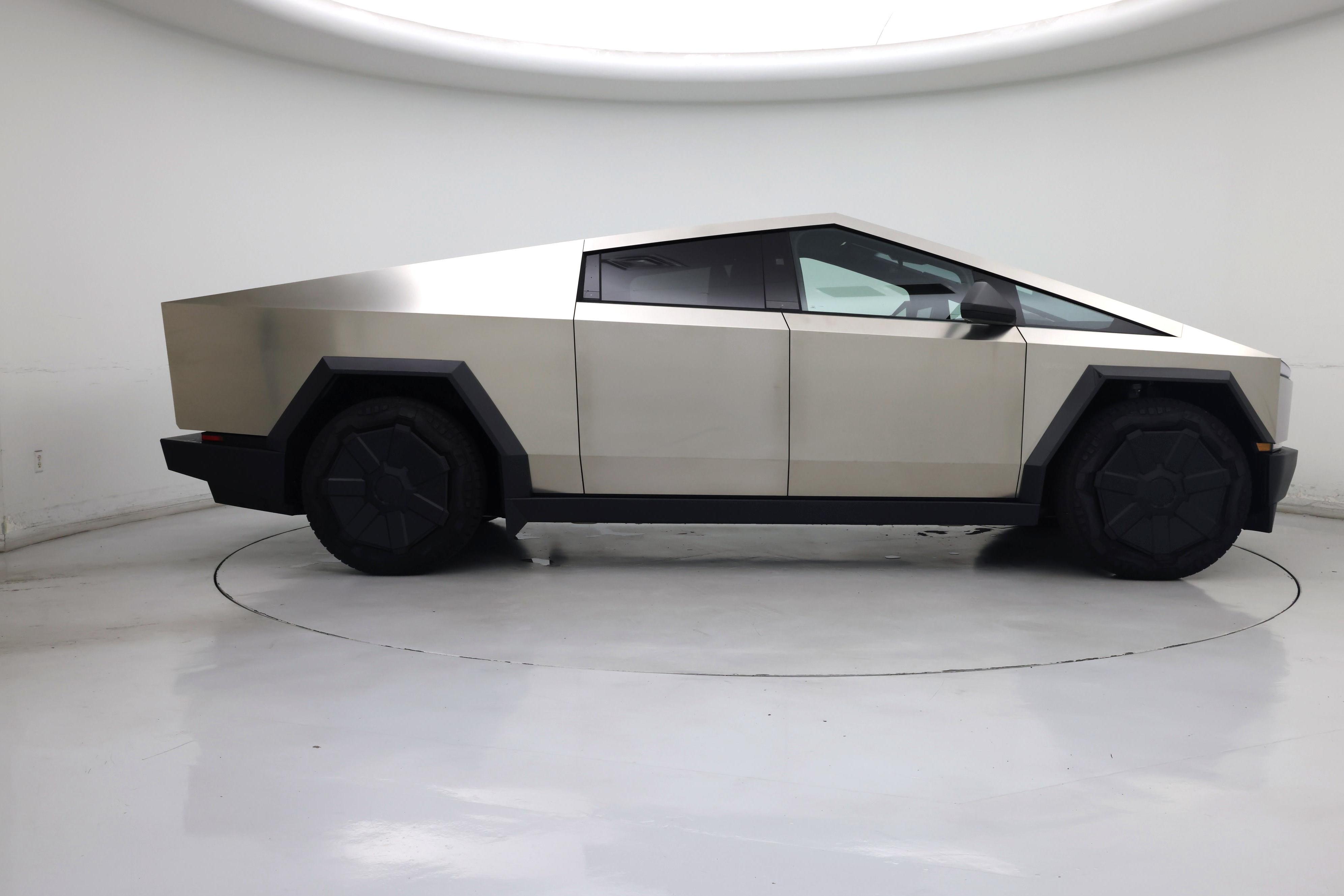 Thumbnail: 2024 Tesla Cybertruck - 7