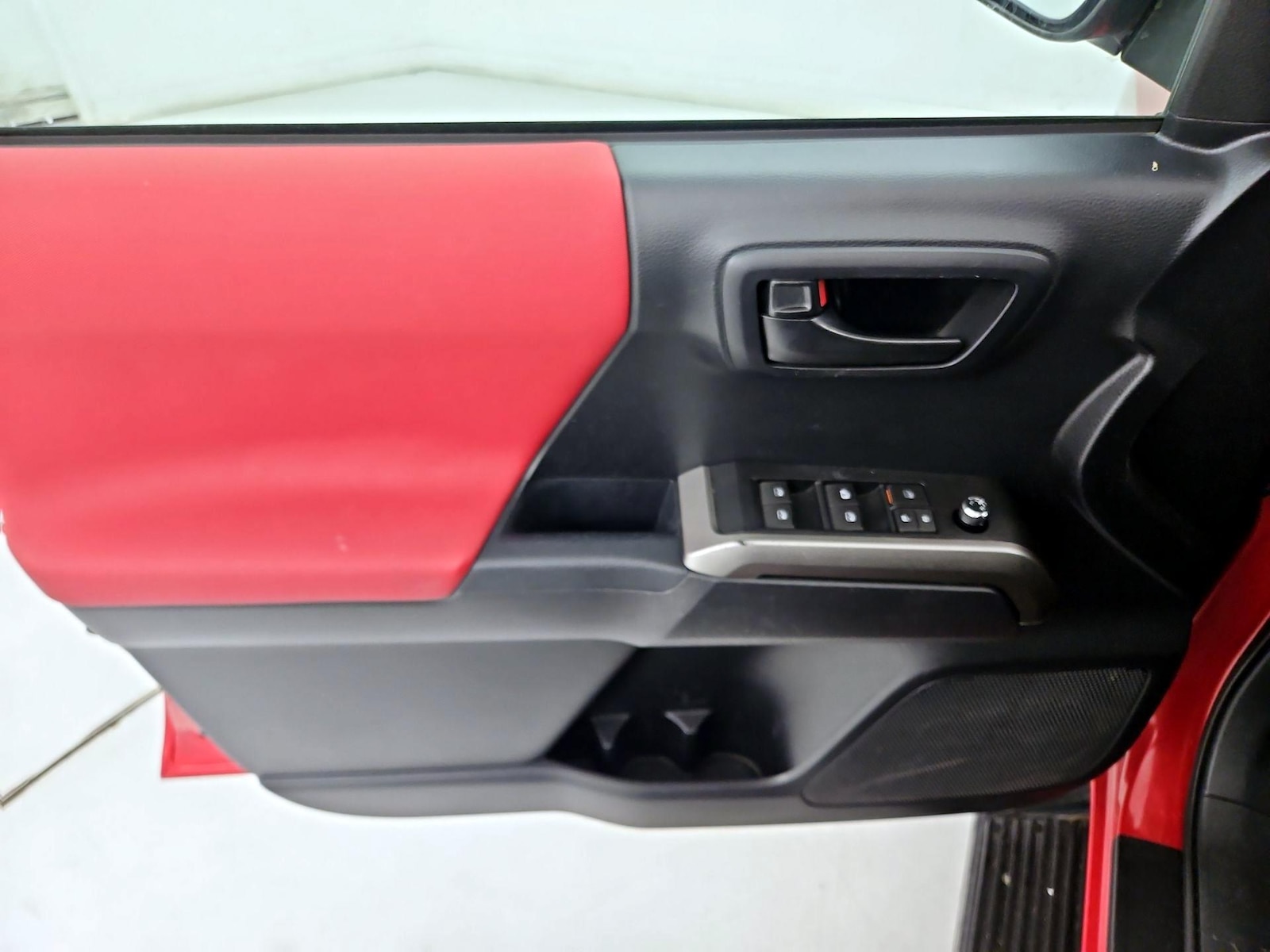 2018 Toyota Tacoma SR5 - Photo 13