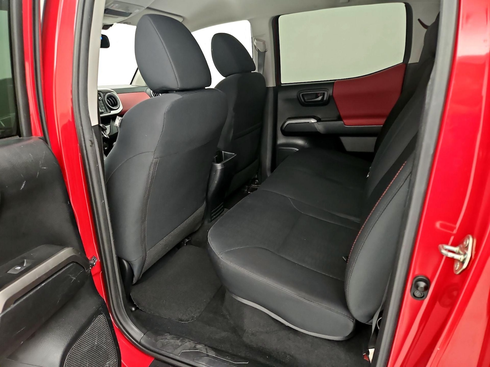 2018 Toyota Tacoma SR5 - Photo 20