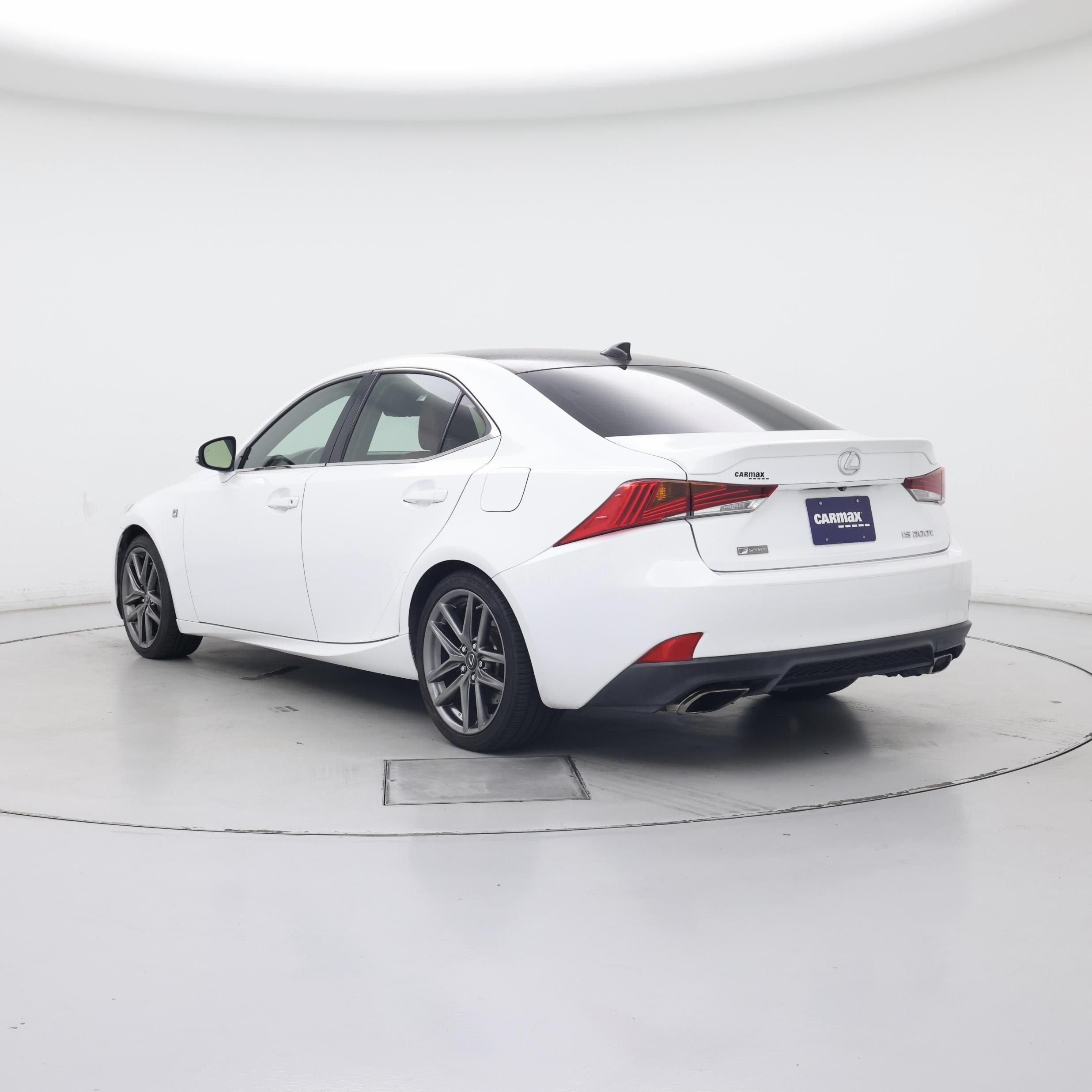 Thumbnail: 2017 Lexus IS - 2