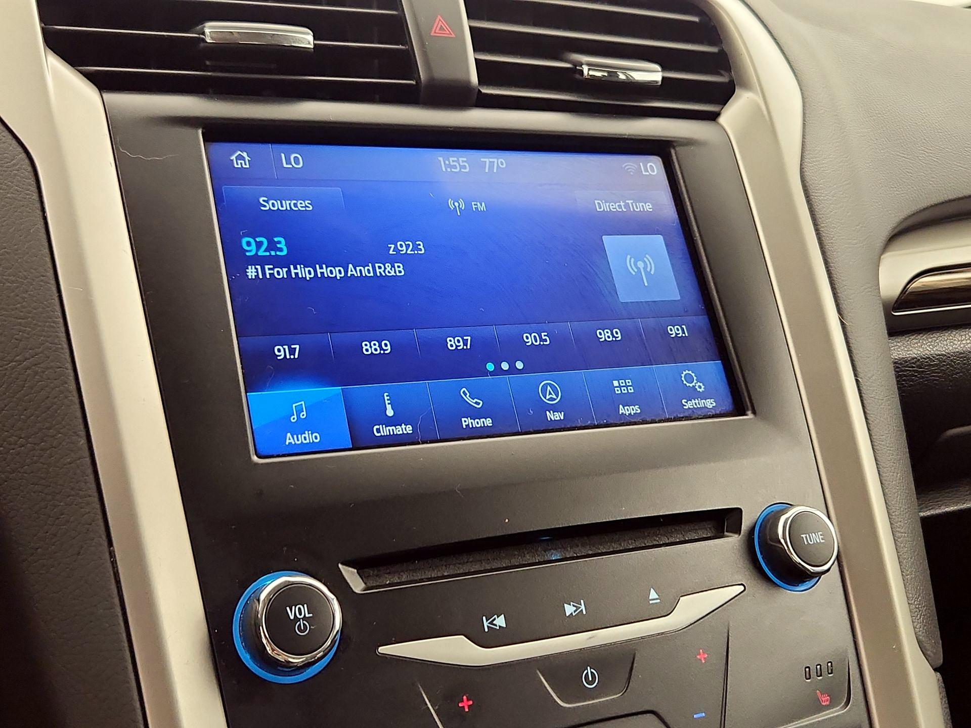 Thumbnail: 2014 Ford Fusion - 16