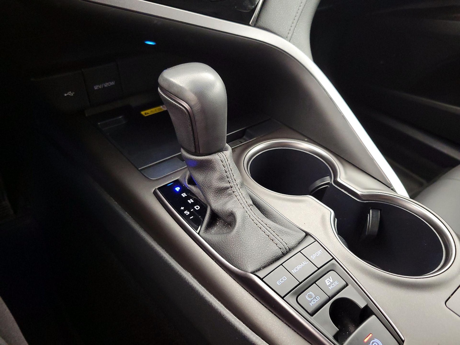 2024 Toyota Camry XSE - Photo 18
