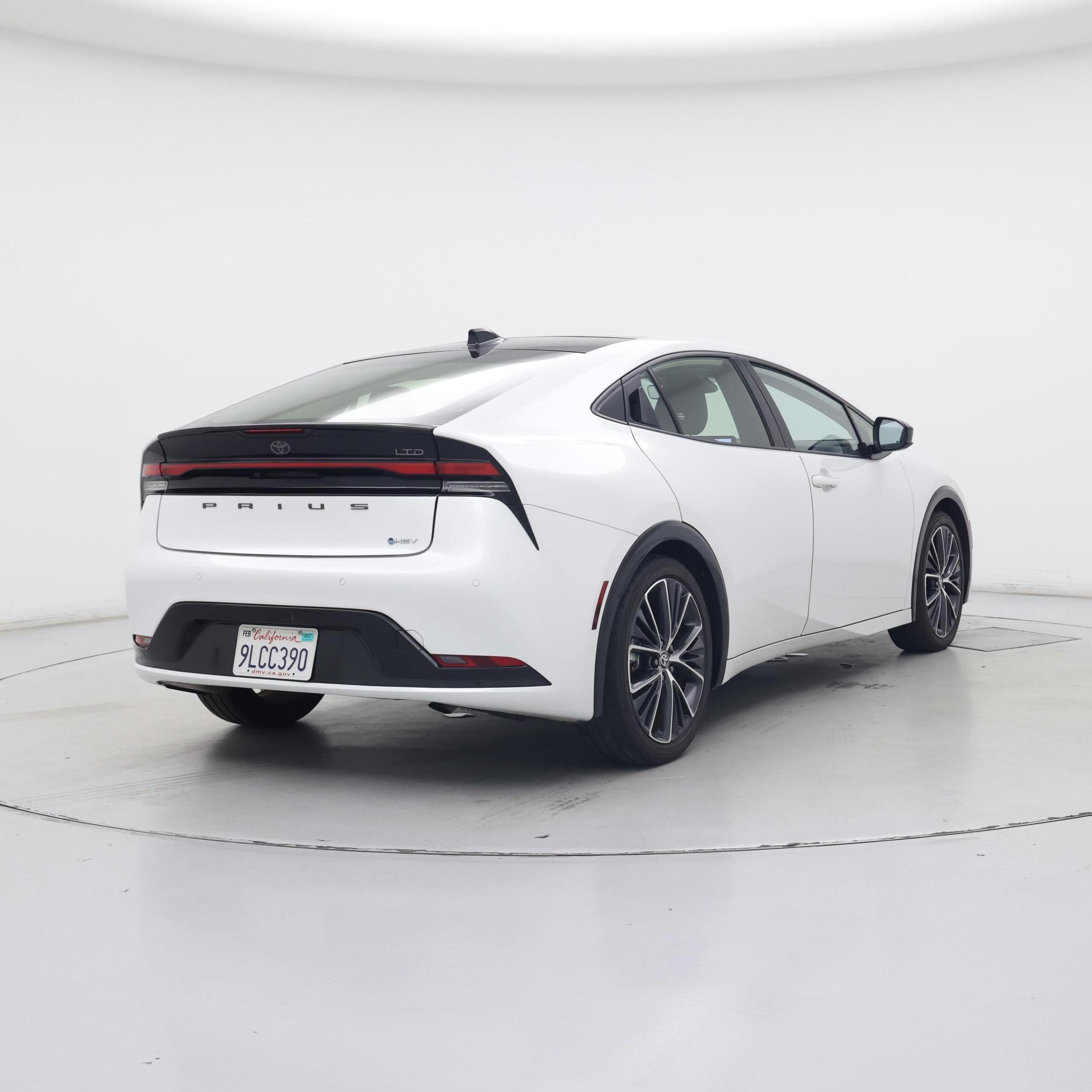 Thumbnail: 2024 Toyota Prius - 8