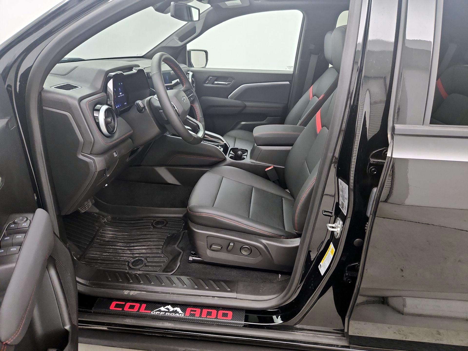 Thumbnail: 2025 Chevrolet Colorado - 11
